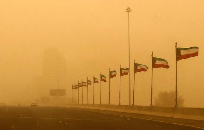 L'Iran dit avoir lancé des drones contre des objectifs militaires américains au Koweït