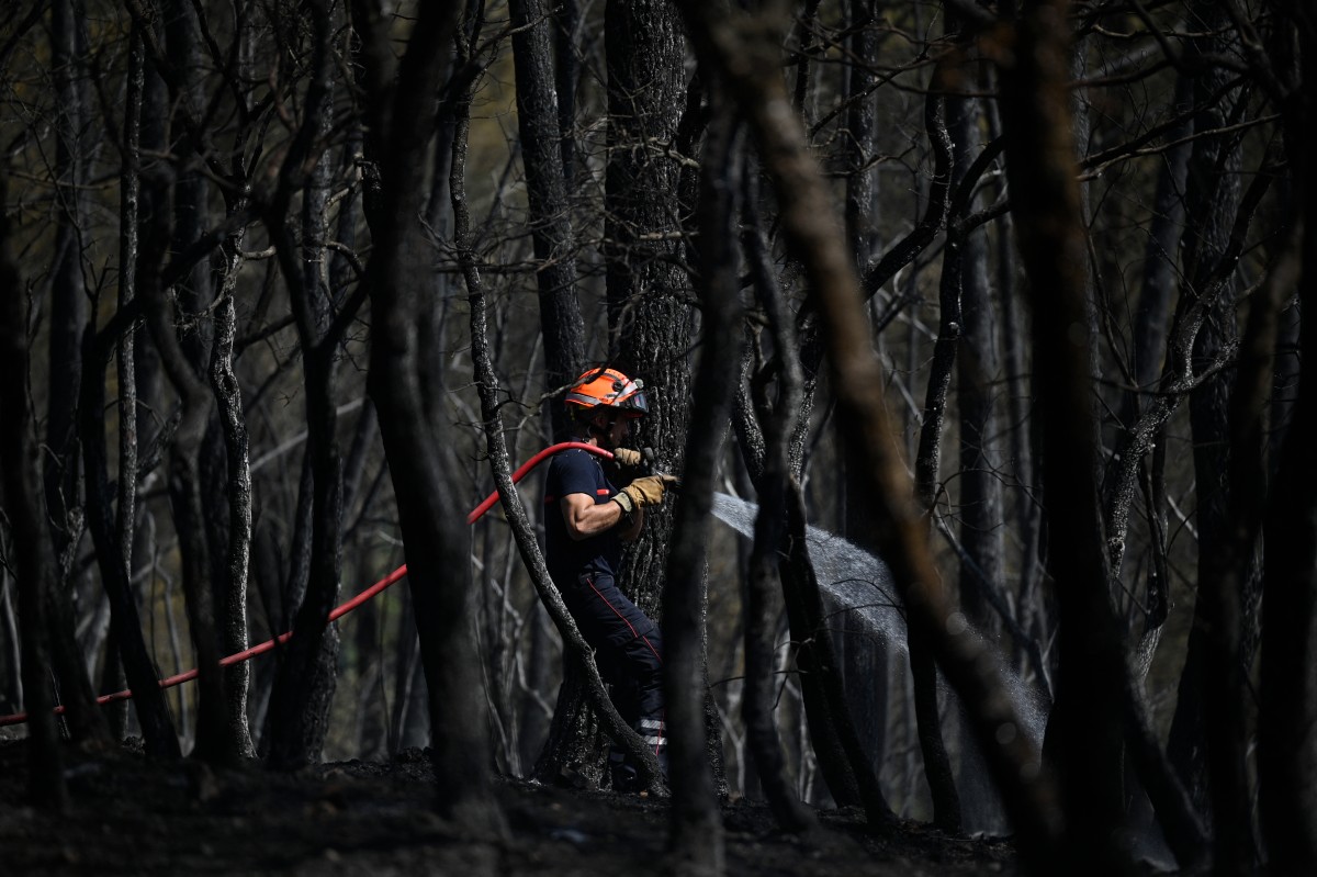 Nouveau départ de feu dans le Var: plus de 600 évacuations, 100 hectares parcourus