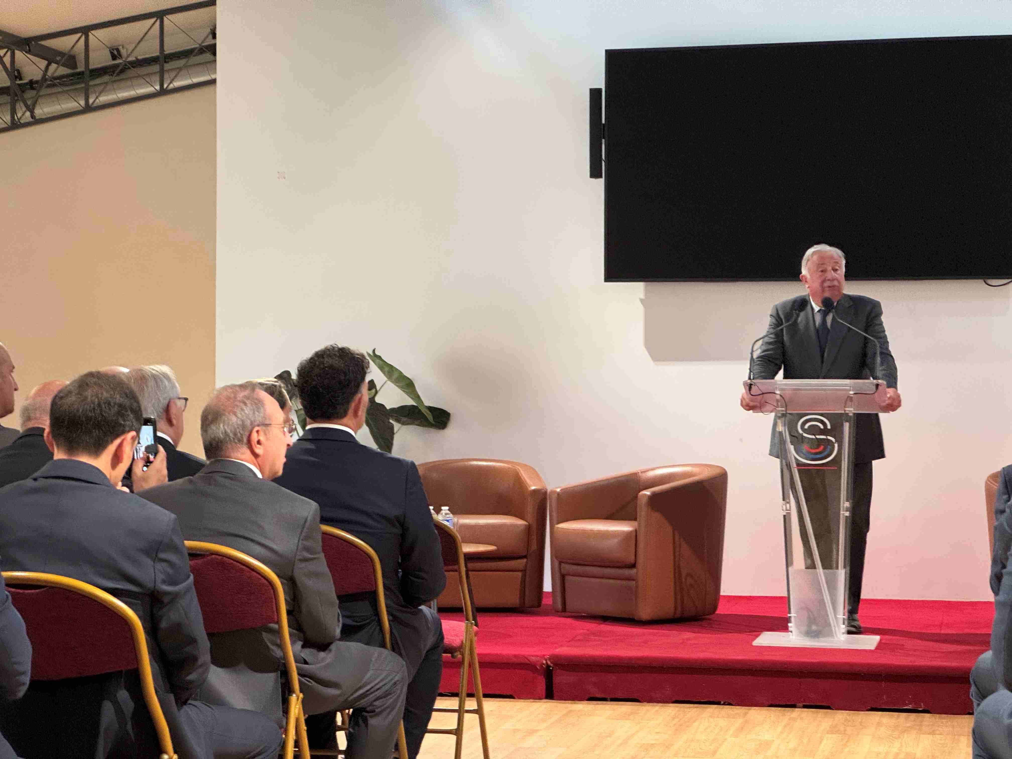 Au sénat, des personnalités françaises et libanaises appellent à soutenir « la renaissance » du Liban