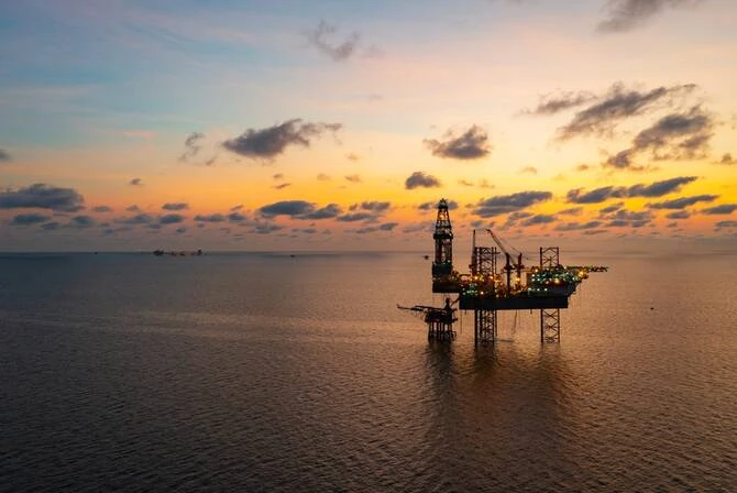Le pétrole accentue sa flambée après de nouvelles frappes en Iran