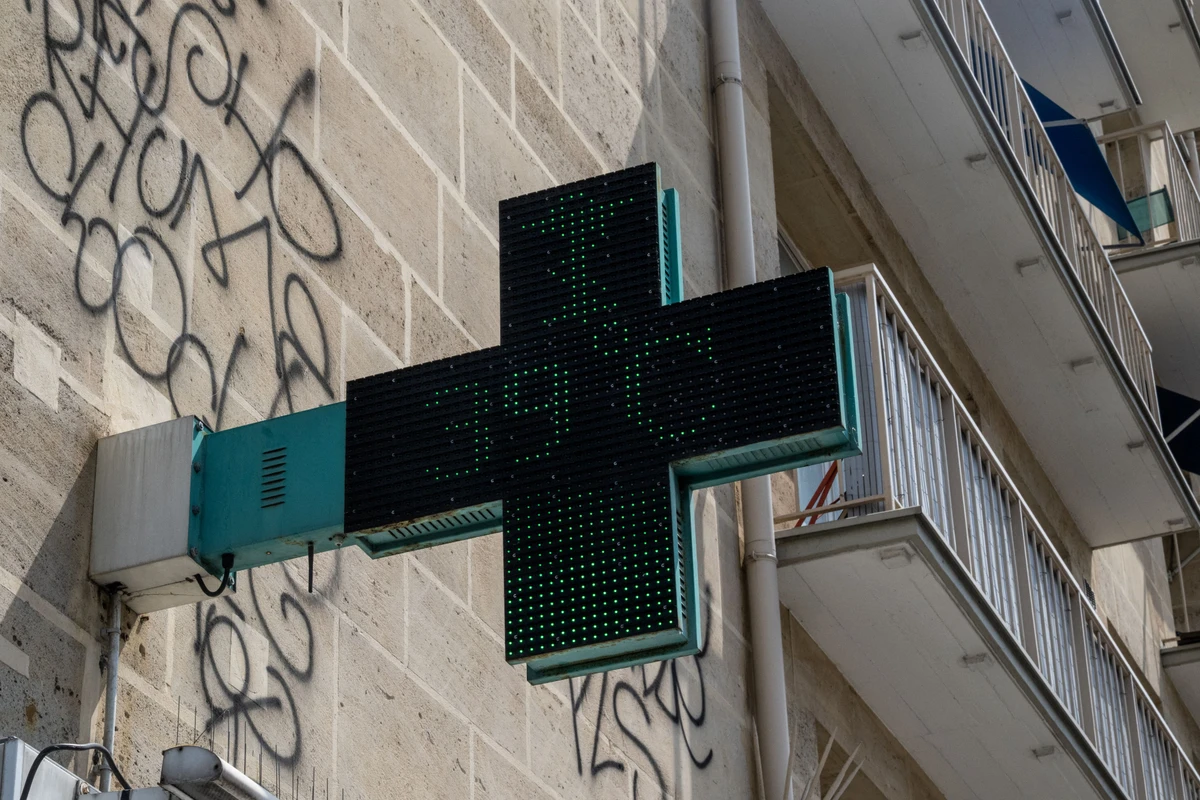 Canicules: entreprises et collectivités cherchent à développer les réseaux de froid
