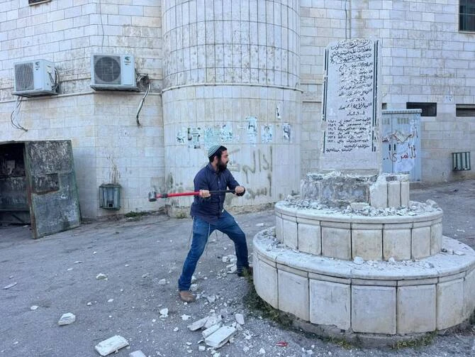 Un député israélien tente de détruire un mémorial palestinien en Cisjordanie