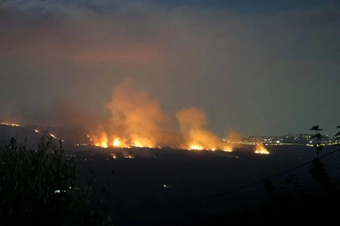 Dans le sud du Liban, Israël accusé d'incendier terres agricoles et forêts
