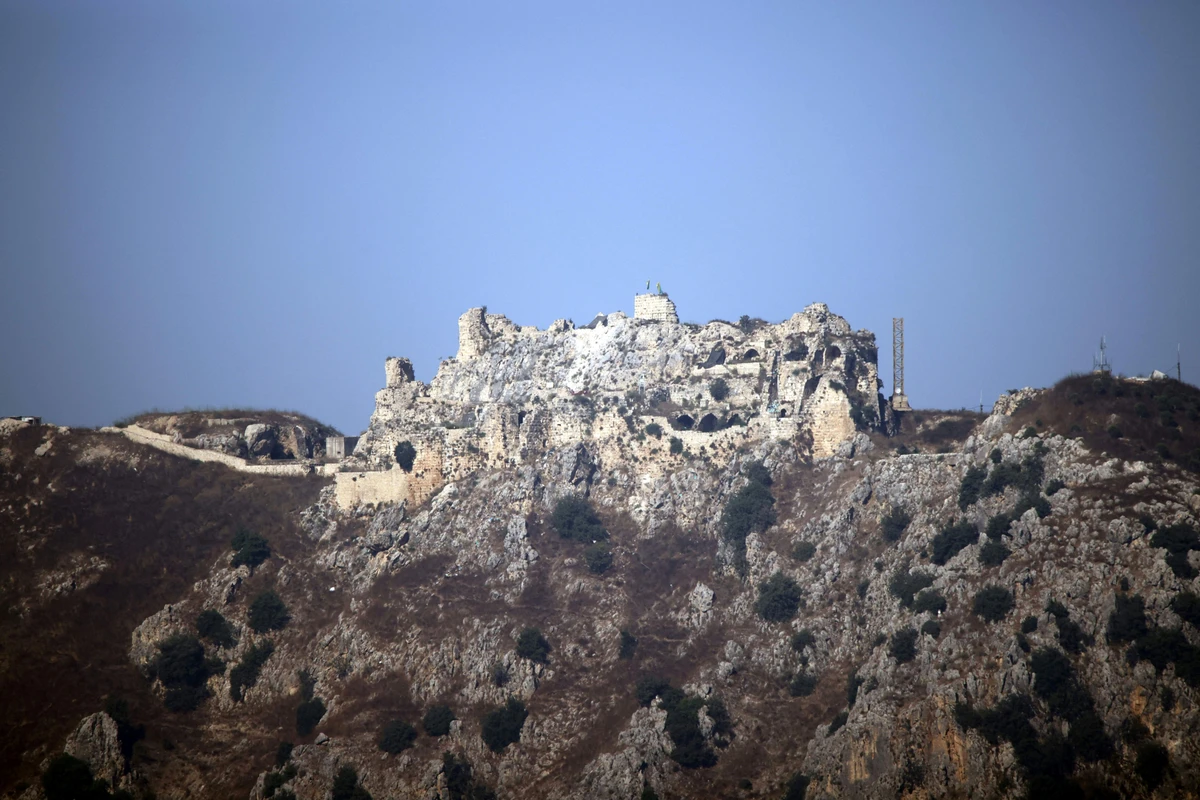Liban: les explosions israéliennes près d'un château menacent l'accord-cadre bilatéral, dit le président