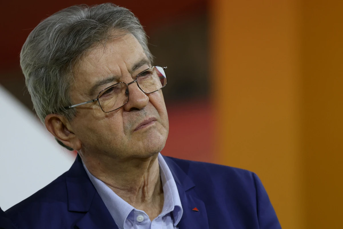 Mélenchon aux patrons: "si vous n'augmentez pas les salaires, la France va tomber en récession"