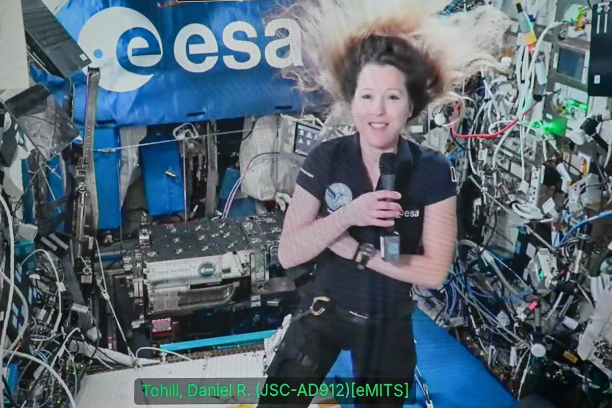 Sophie Adenot transmet «plein de bonnes ondes» aux écoliers pour la rentrée