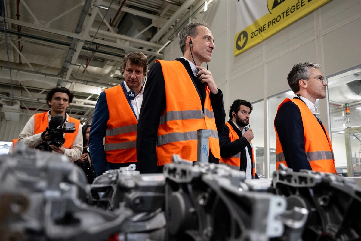 Présidentielle : la victoire de Glucksmann à la primaire, nouvelle donne pour Attal et Philippe ?
