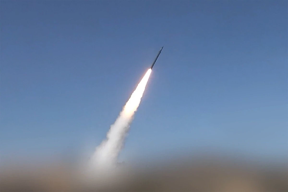 Les défenses aériennes saoudiennes interceptent un missile houthi à Khamis Mushayt