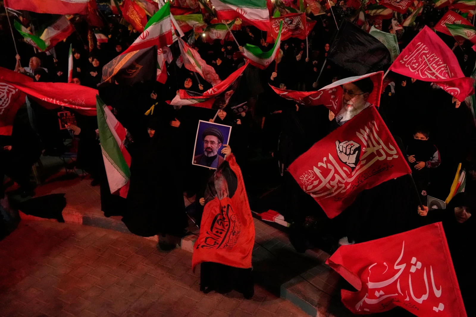 Le guide suprême iranien évoque une riposte sans "limite géographique" face à d'éventuelles attaques