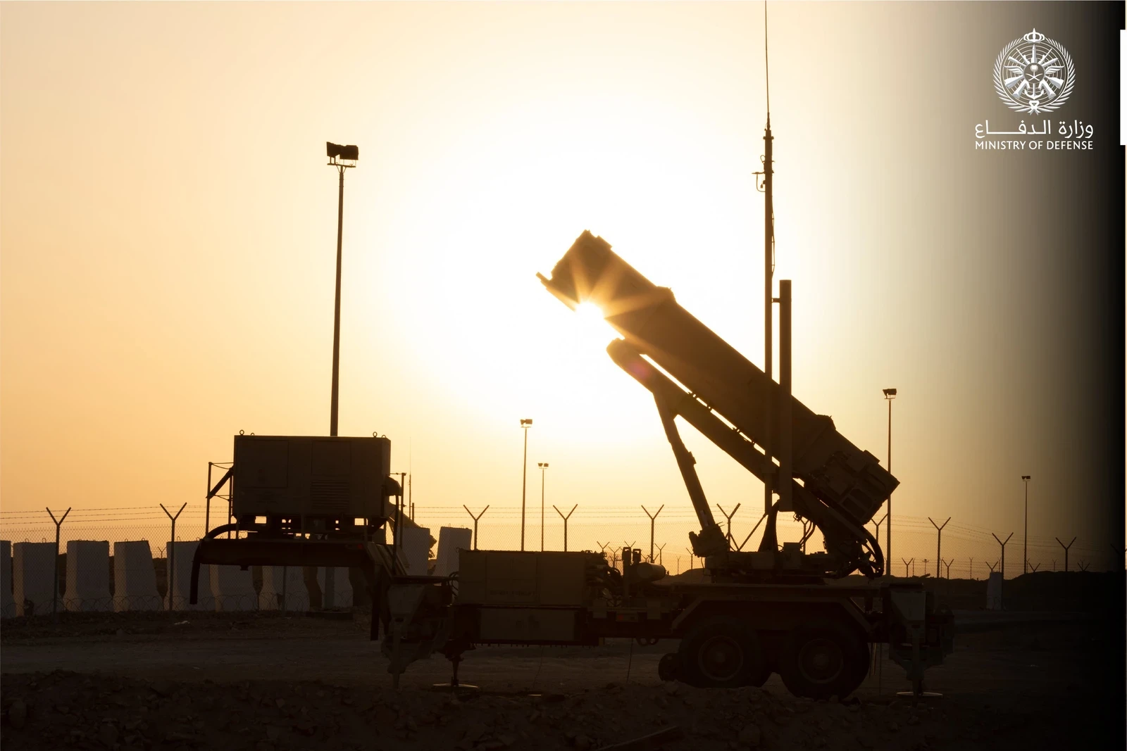 Les défenses aériennes de la coalition interceptent un missile visant Riyad face à la poursuite des attaques houthies