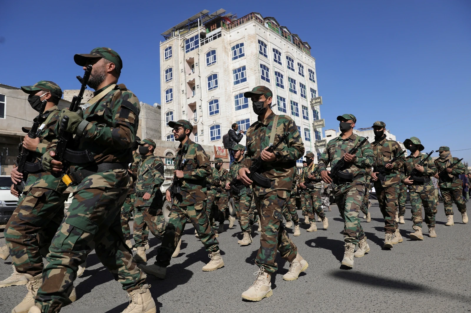 Pourquoi ne pas négocier avec les Houthis plutôt que de les combattre? 