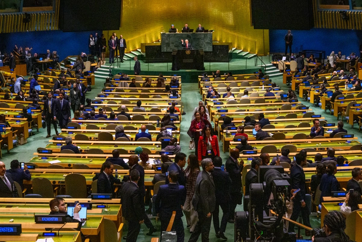 Des dizaines de personnes quittent l'Assemblée générale de l'ONU au moment du discours de Netanyahu