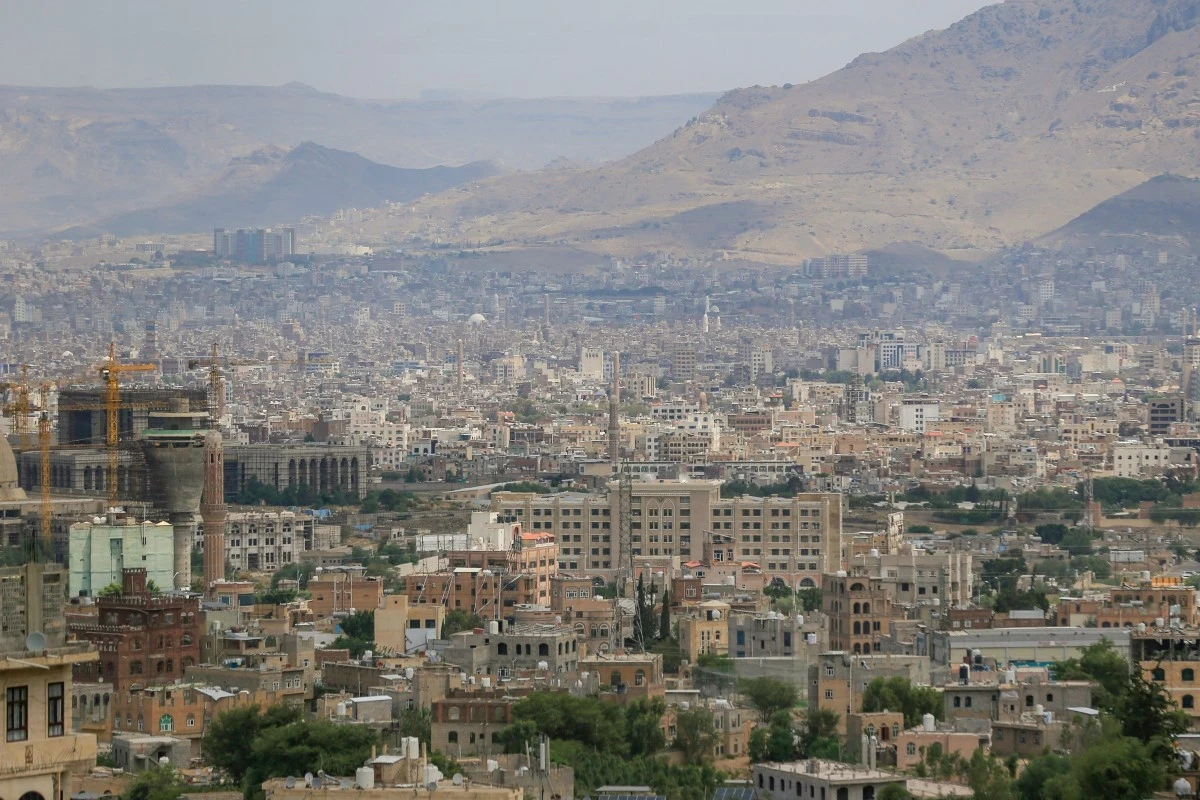 La coalition lance un avis d'évacuation à Sanaa