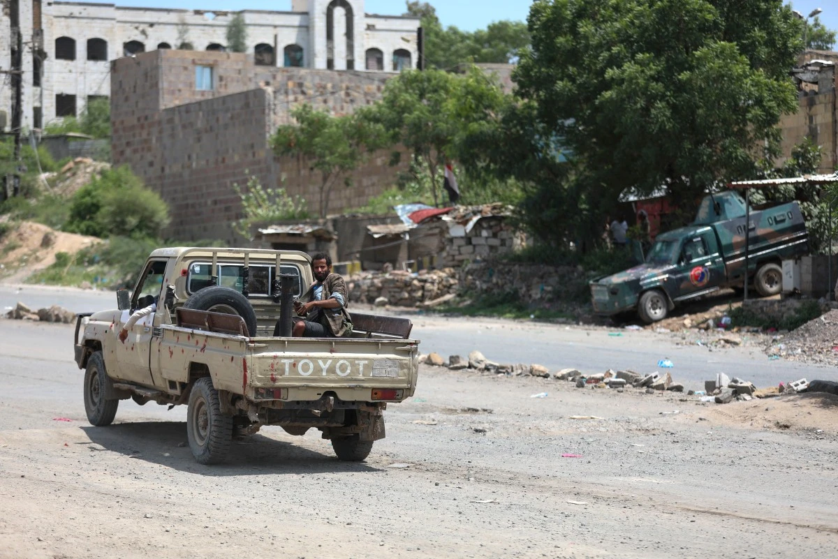 Les forces yéménites prennent le contrôle de Bab Al-Mandab et Mokha dans une opération visant les Houthis