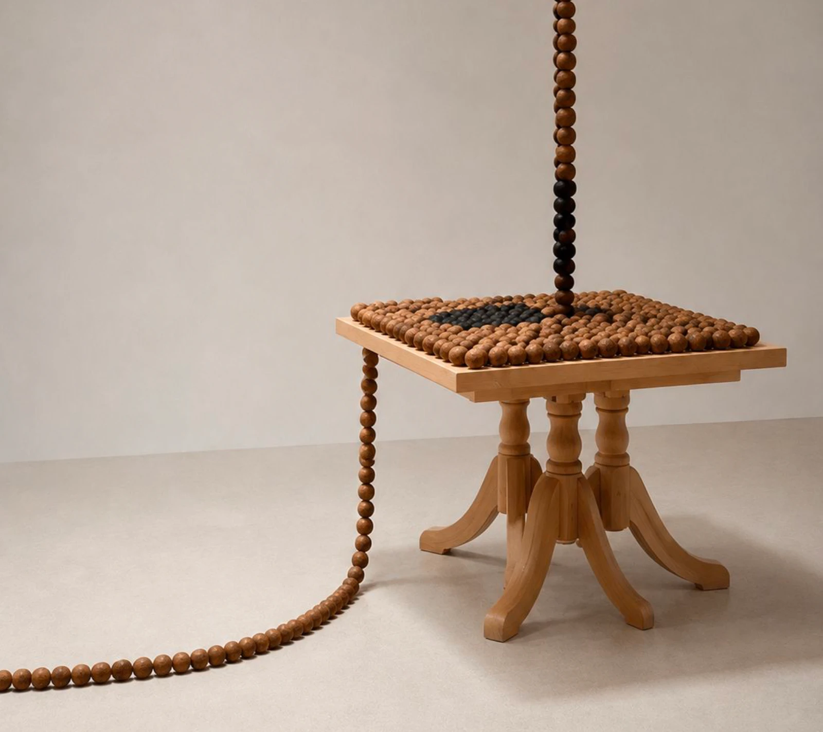 À Asia Now, sept artistes saoudiennes revisitent la table et ses multiples fonctions