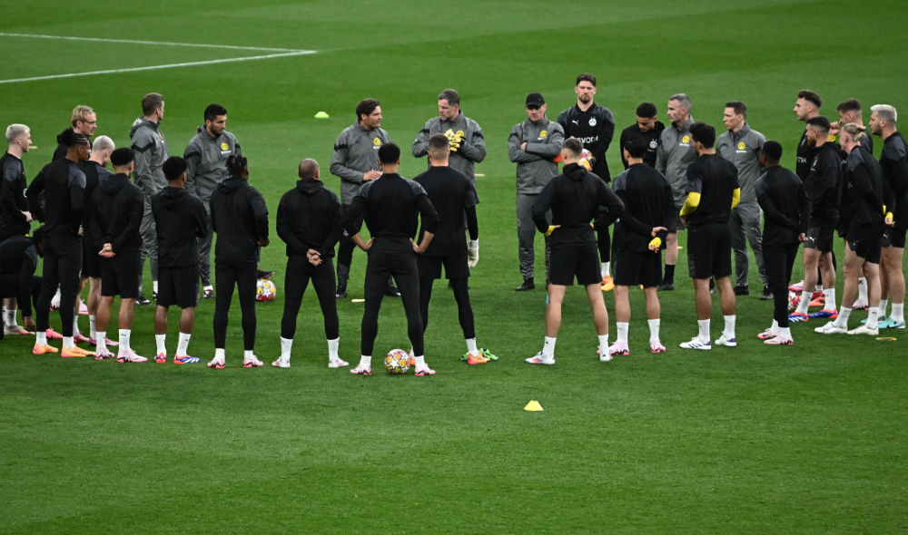 Borussia Dortmund coach Edin Terzic with the players during training. (Reuters)
