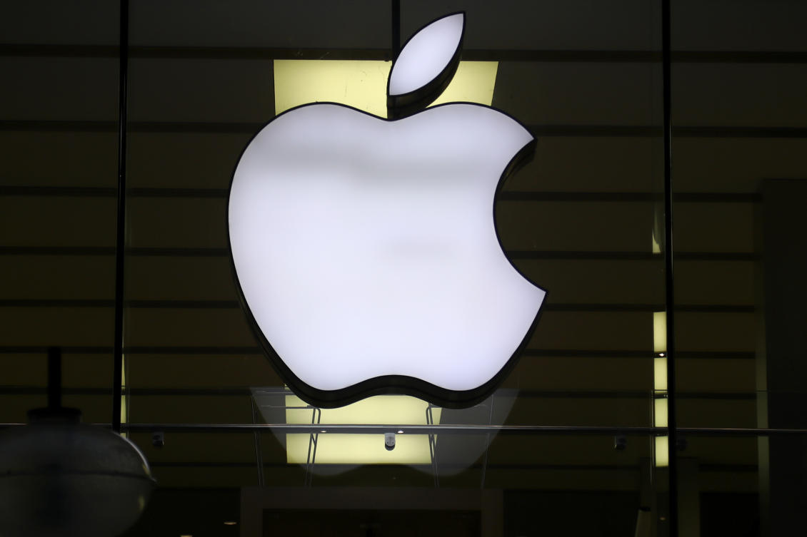 Apple in January proposed to allow third-party mobile wallet and payment service providers access to the contactless payment function in its iOS operating system. (AP)