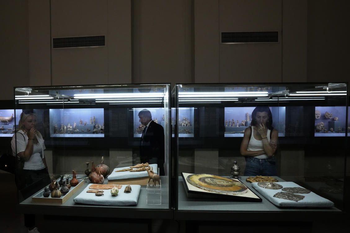 The returned artifacts numbering around 60 were part of a larger haul of 250 antiquities that German authorities had seized from Turkish art dealer Aydin Dikmen in 1997. (AP)