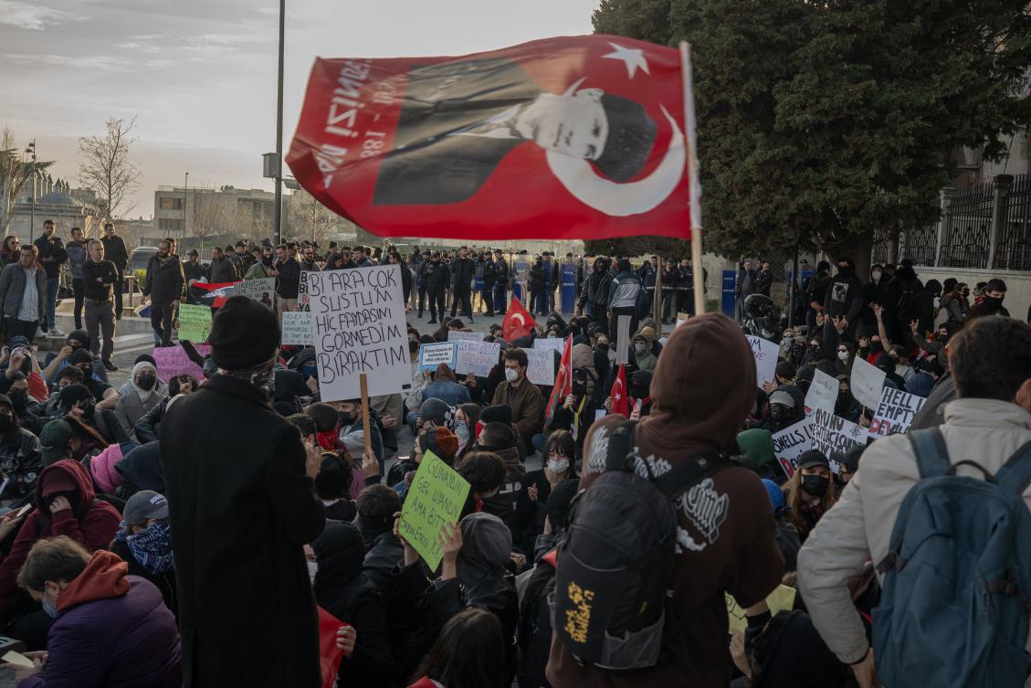 Swedish journalist Joakim Medin, who was detained on his arrival in Turkiye on March 27, 2025 to cover street protests, has been jailed, his newspaper’s editor-in-chief told AFP on March 28. (AFP)