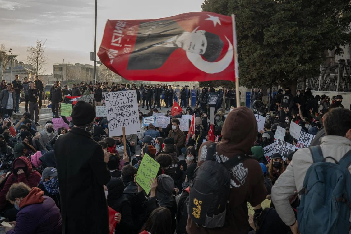 Swedish journalist Joakim Medin, who was detained on his arrival in Turkiye on March 27, 2025 to cover street protests, has been jailed, his newspaper’s editor-in-chief told AFP on March 28. (AFP)