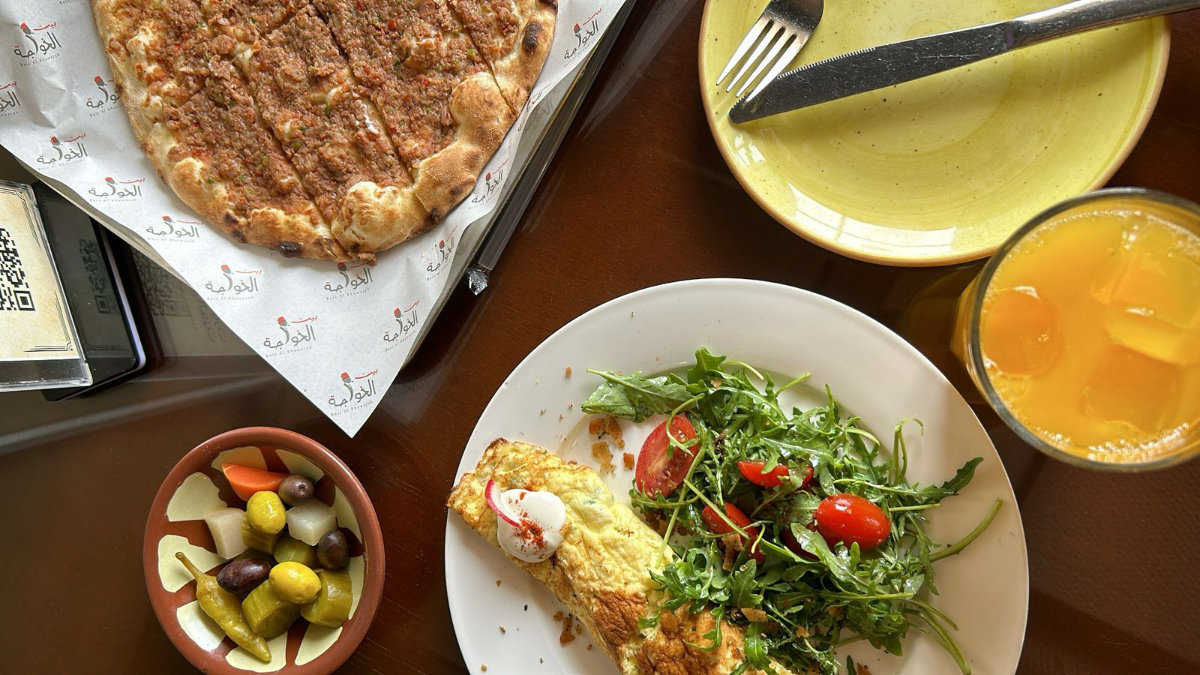 The restaurant offers breakfast, brunch, and lunch in an inviting, cozy, and family-friendly atmosphere. (AN photo by Haifa Alshammari)