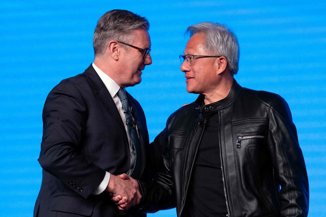 UK Prime Minister Keir Starmer on Monday pledged to boost “homegrown talent for the AI age” by teaming up with tech giants to train 7.5 million workers in artificial intelligence skills. (AFP)