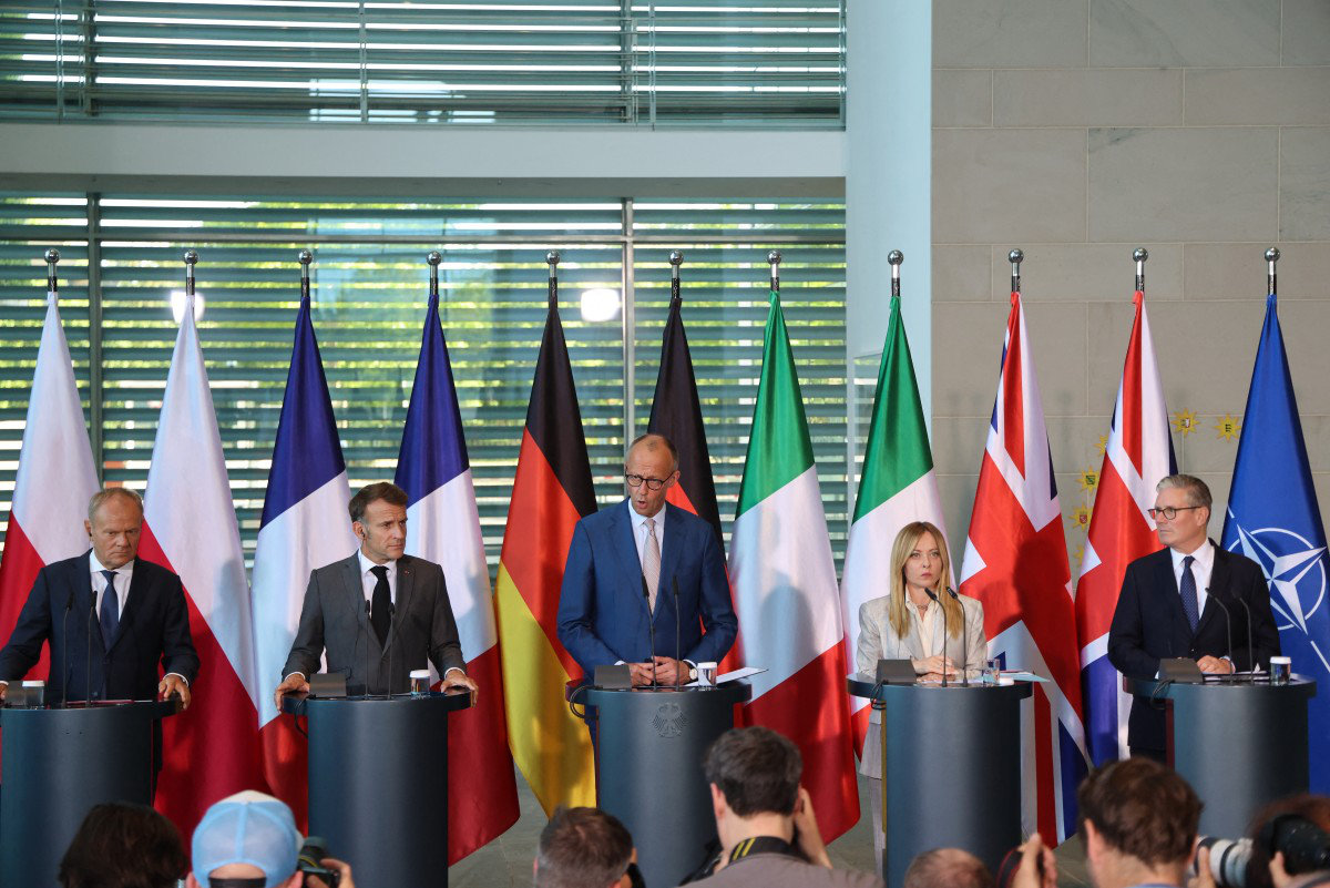State leaders of the European Group of Five (E5) and the NATO chief meet in Berlin on June 24, 2026. (AFP)