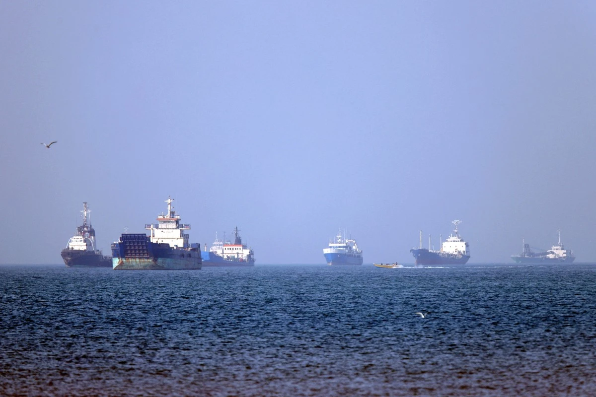 Oil rises as risks of prolonged Mideast conflict fan supply worries