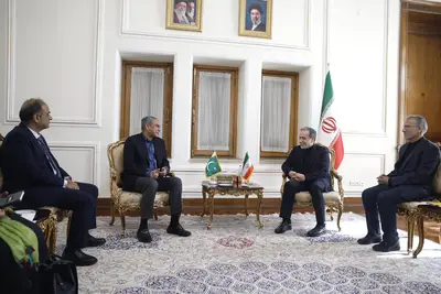 طهران تغلق هرمز ووفود أمريكية وإيرانية إلى سويسرا للتباحث
