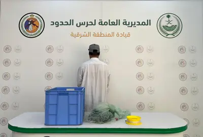 ضبط مخالف لمزاولة الأنشطة البحرية في القطيف