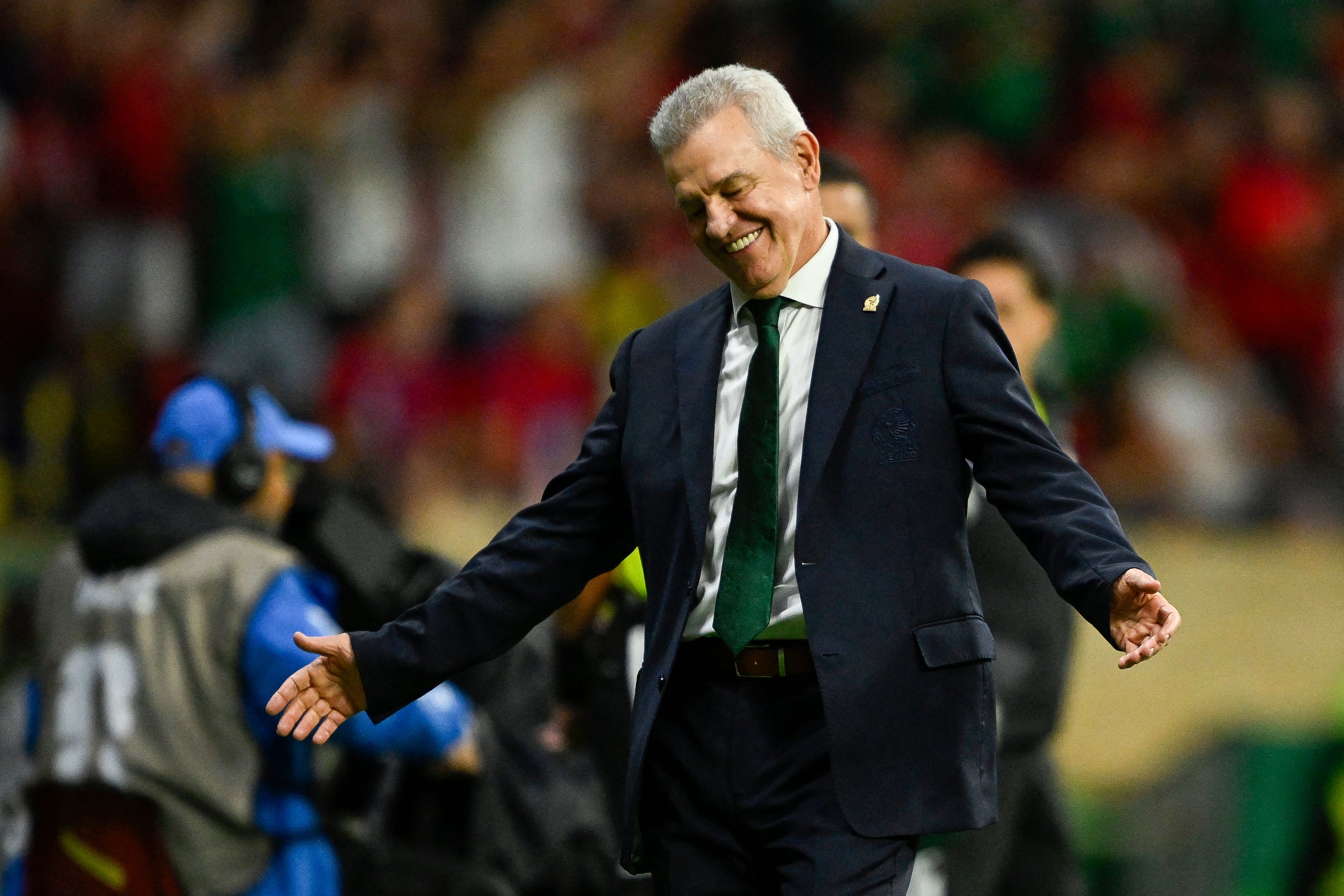 Former Mexico boss Aguirre returns to Spain with Valencia