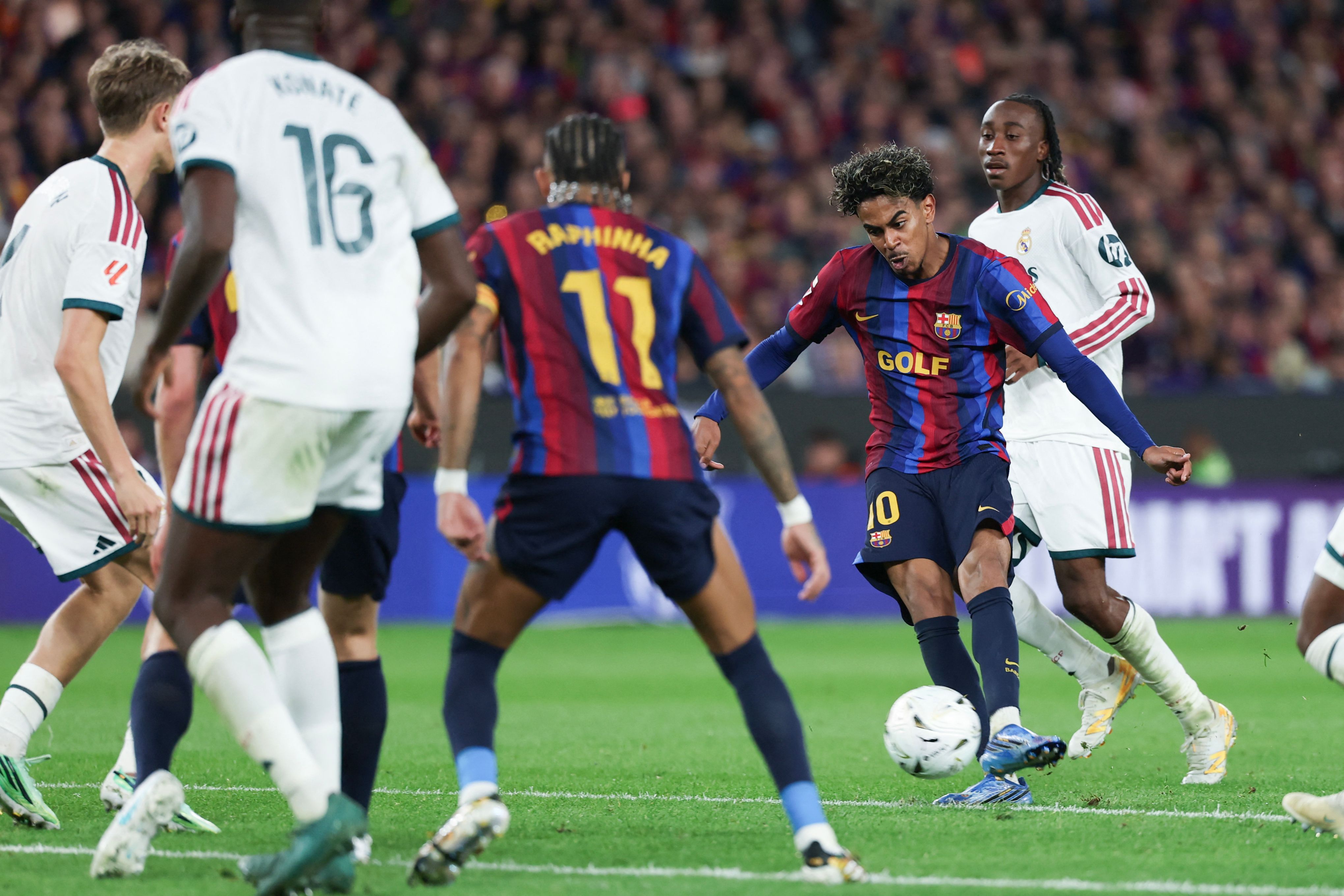 هزائم برشلونة في المباريات الكبرى تدق ناقوس الخطر