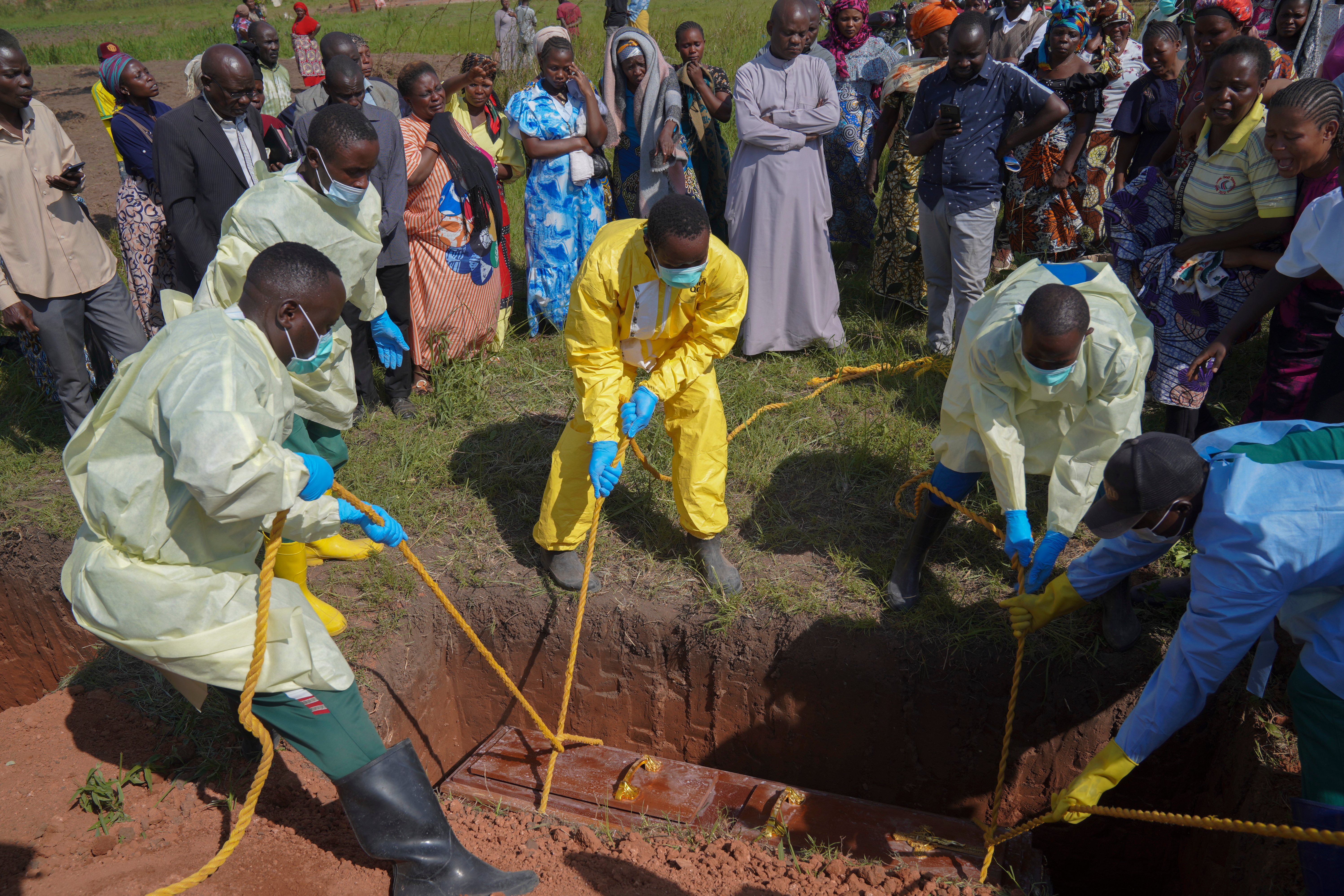 Health officials turn to mobile-phone data to track Ebola spread in Congo