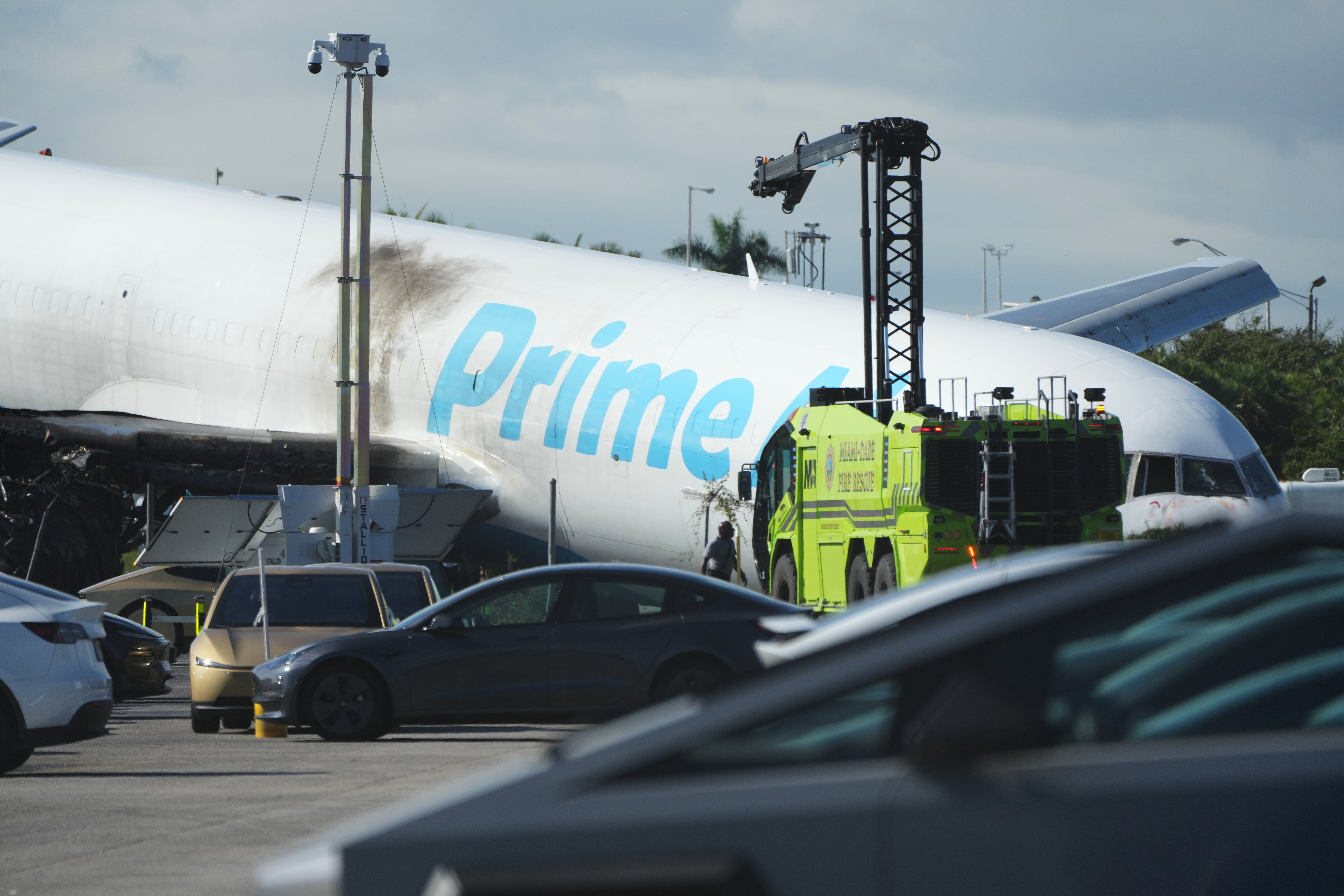 Pilots in Amazon cargo plane Miami crash released from hospital