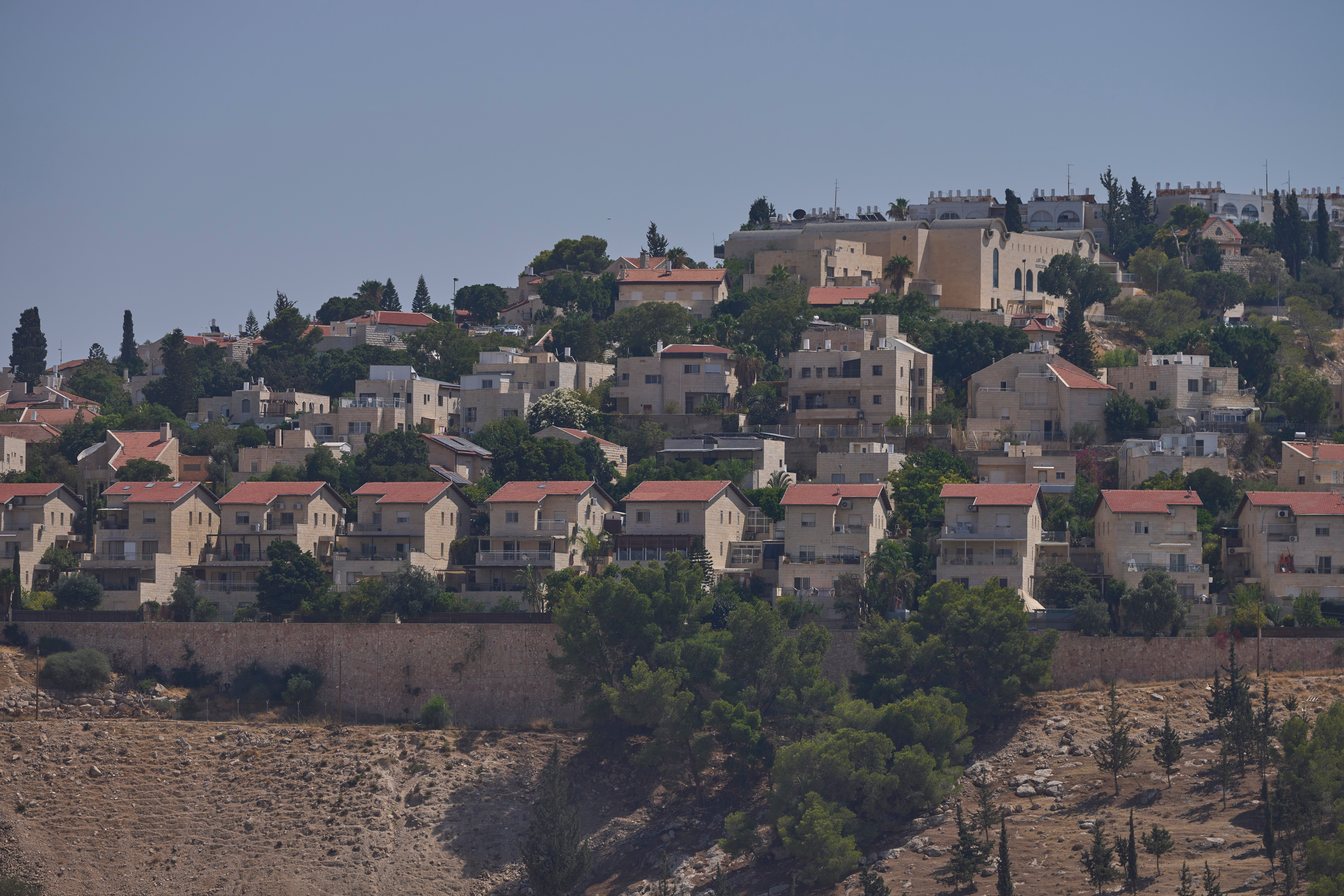 Legal experts urge UK to expand Israeli settlement trade ban