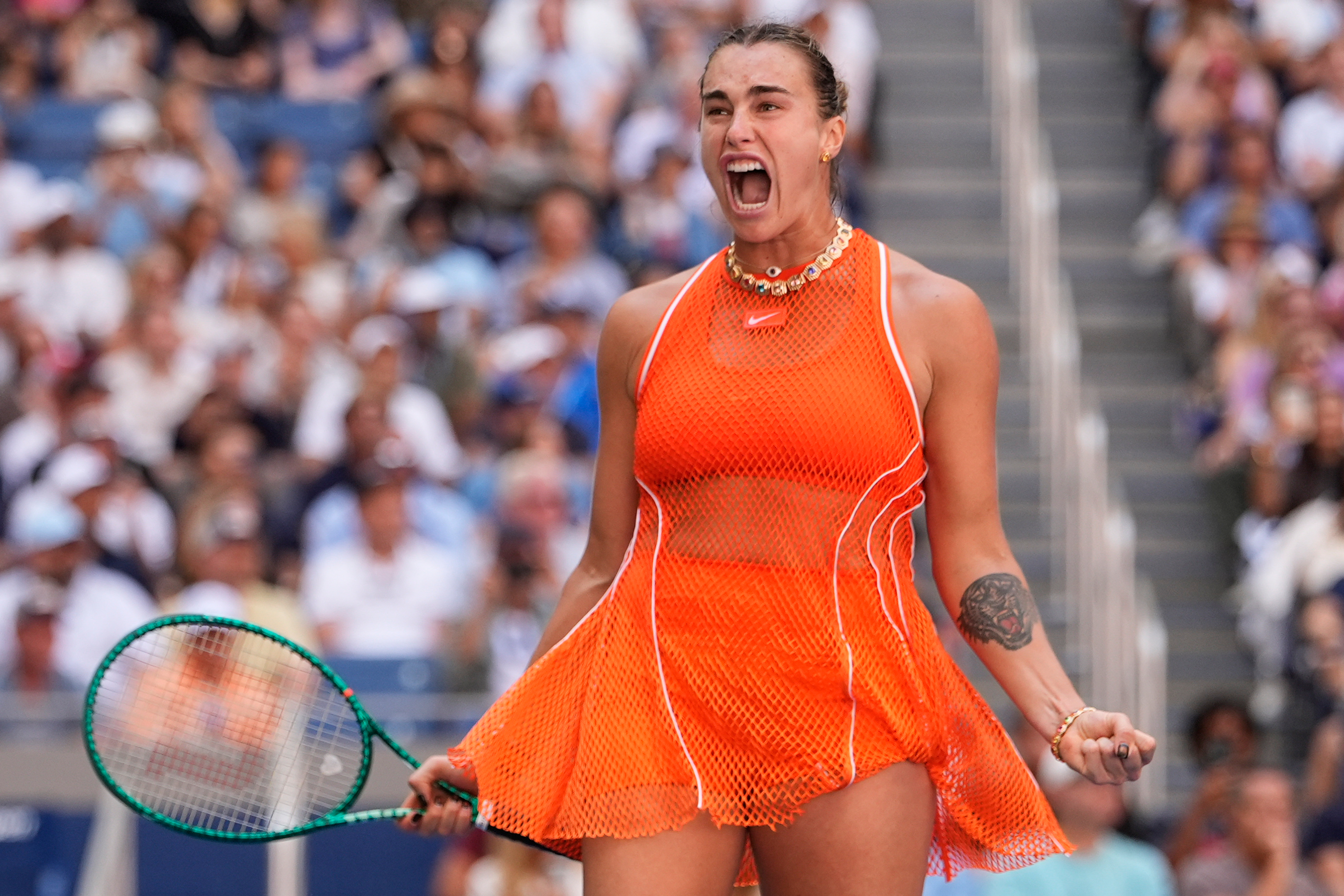 Aryna Sabalenka edges Linda Noskova to keep alive hopes of a 3rd straight US Open title