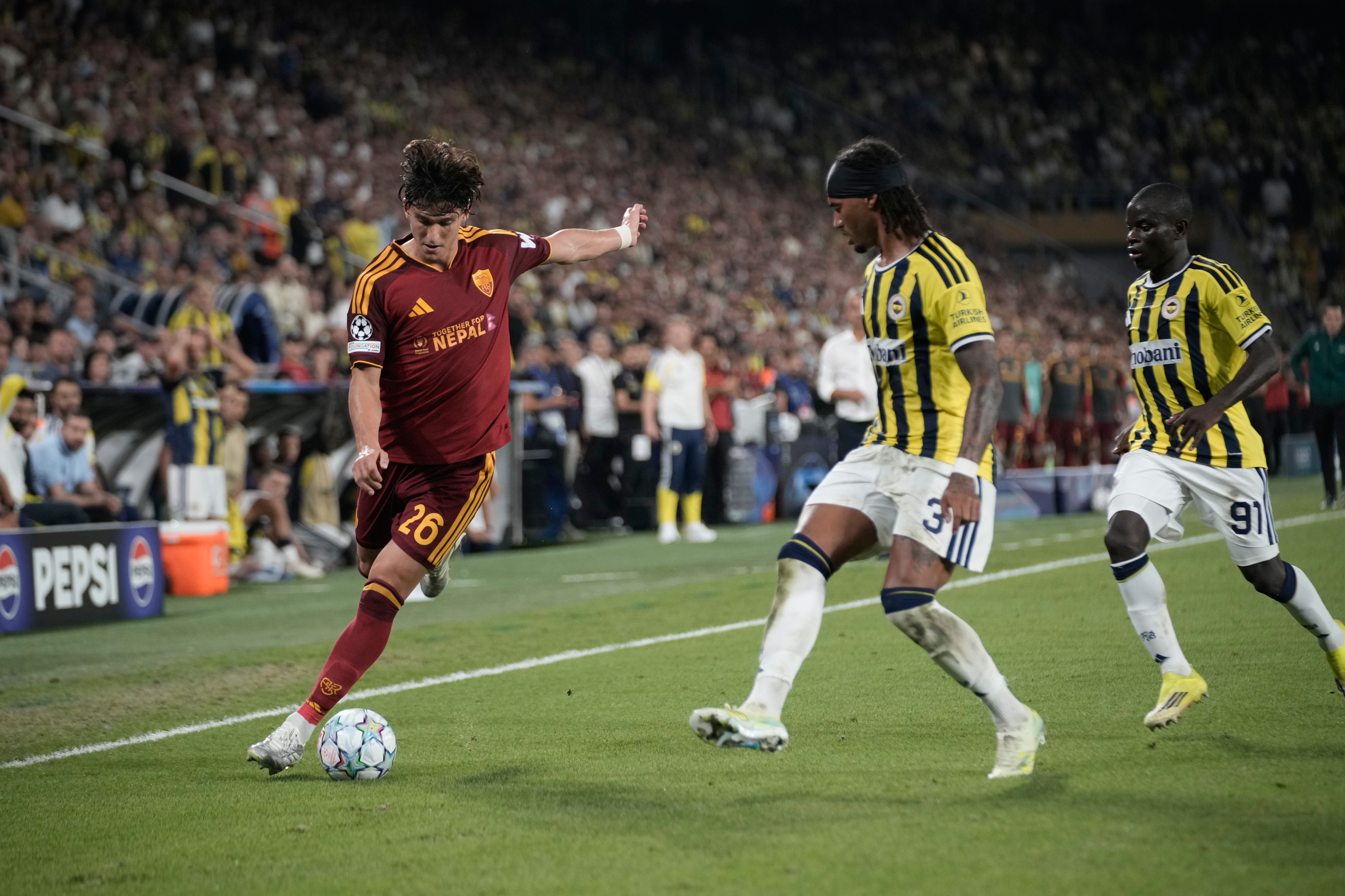 Roma and Fenerbahce draw as both end long Champions League waits