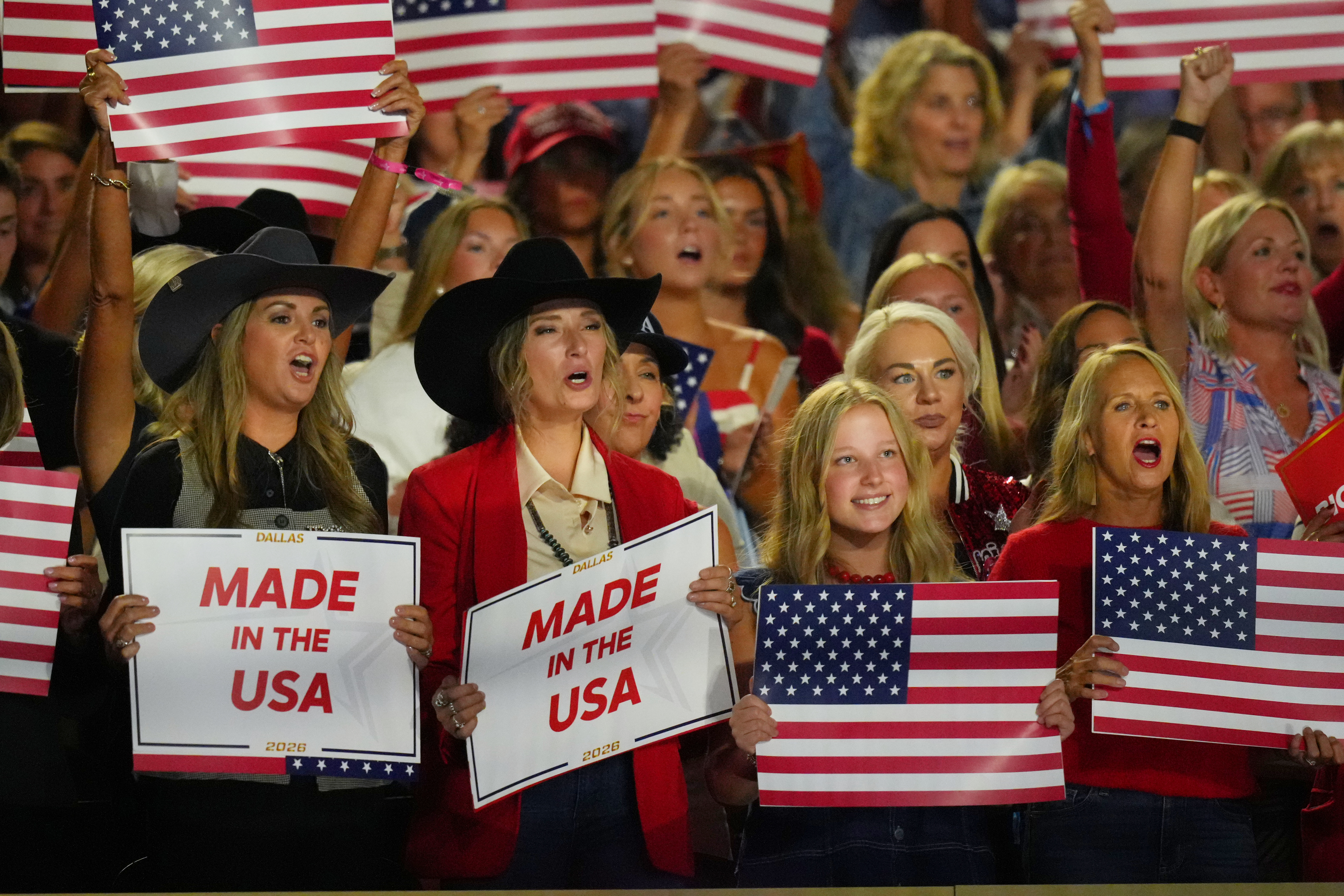 Trump promises Americans $5,000 if Republicans win Congress