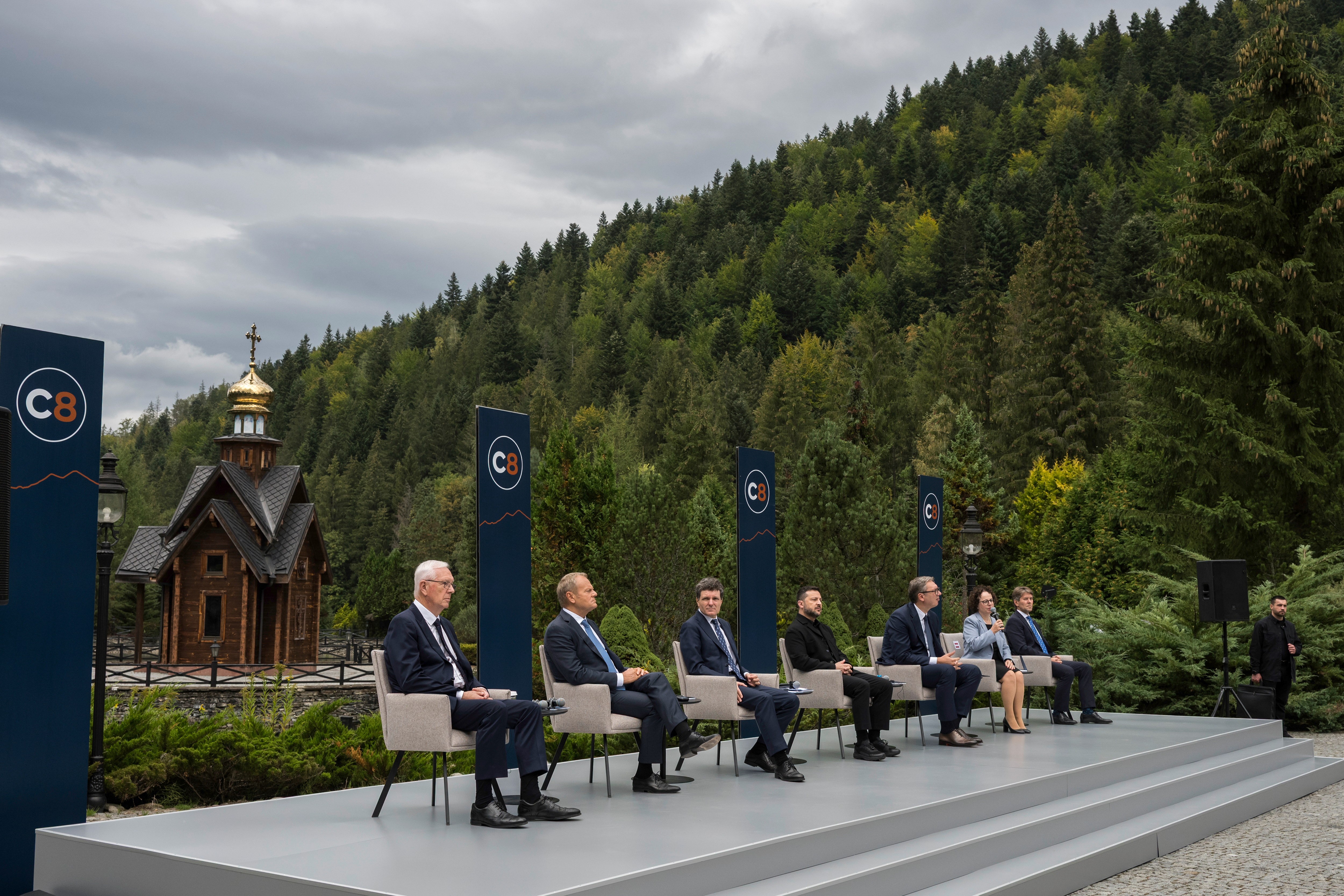 Zelensky hosts first Carpathian countries summit in Ukraine