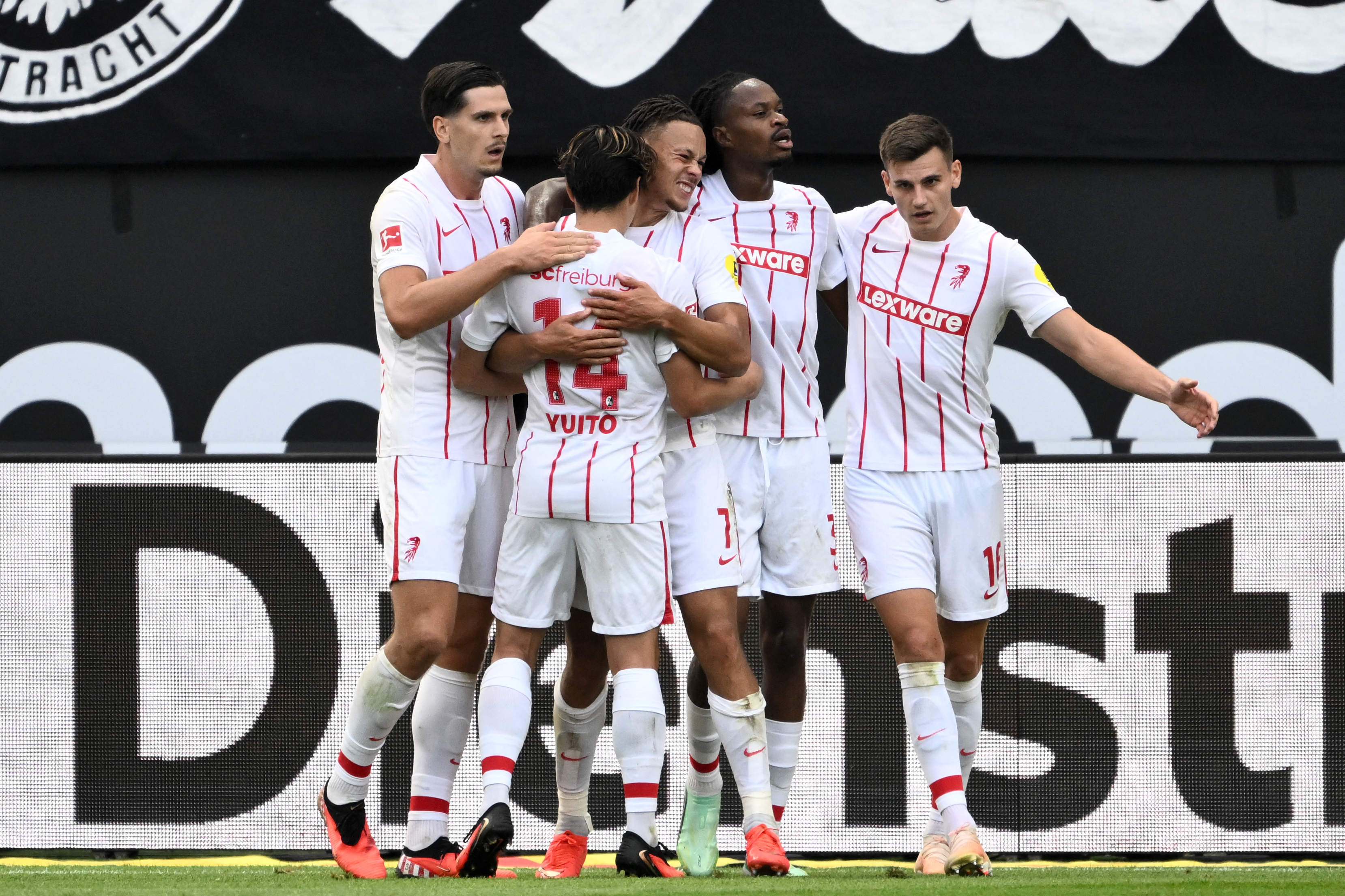 Frankfurt clip high-flying Freiburg’s wings in Bundesliga