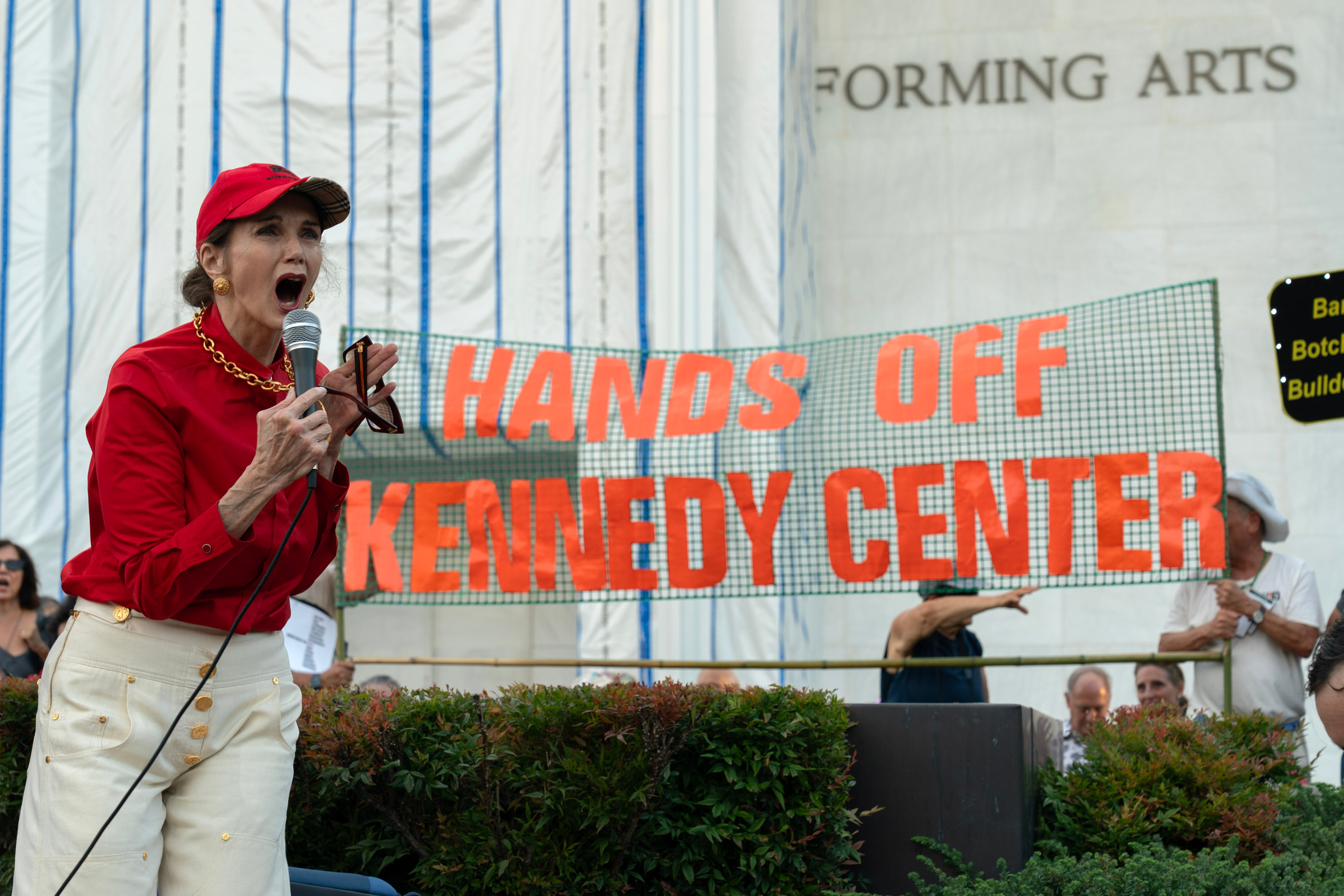 Protesters form human chain at Kennedy Center after Trump threat