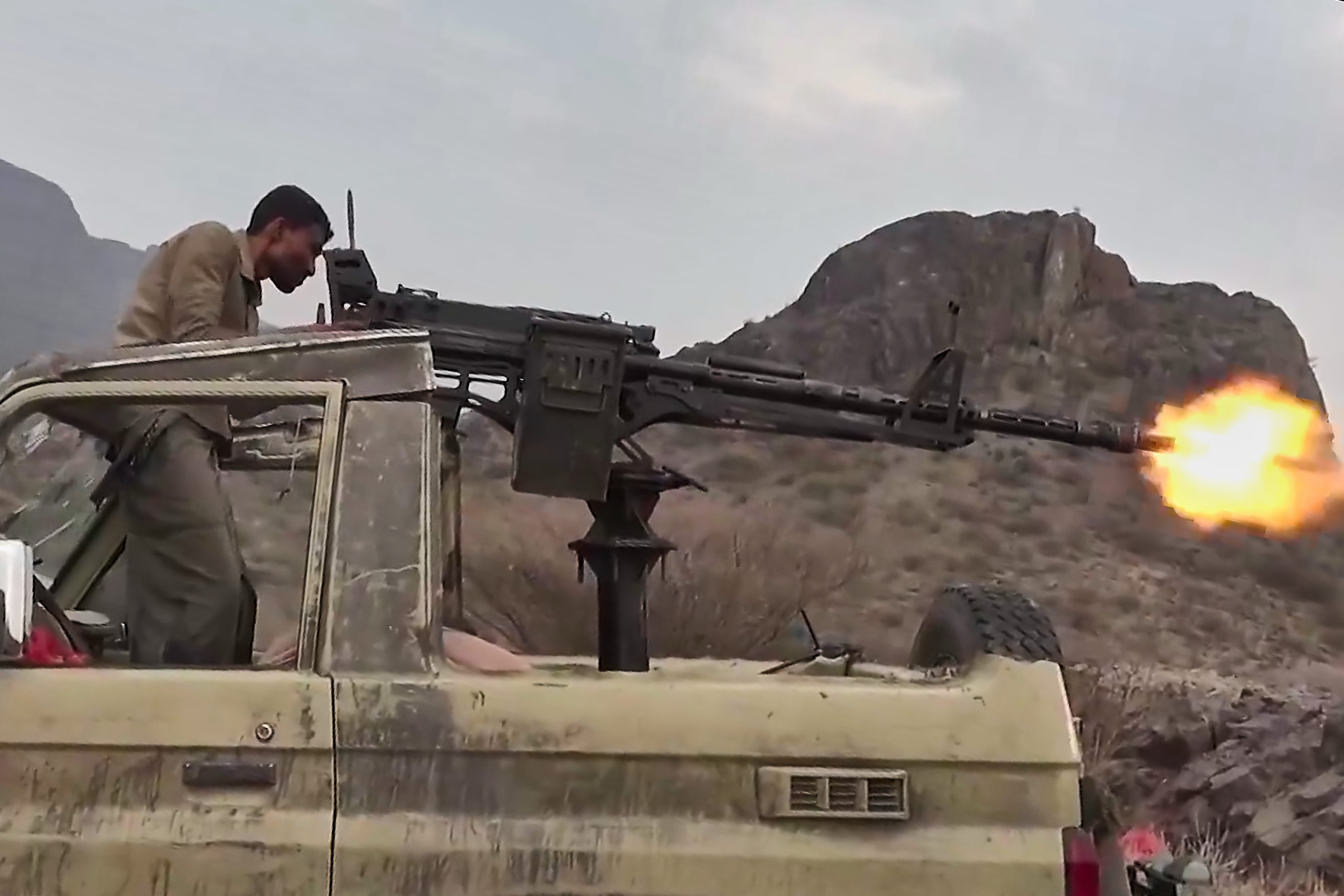 Yemeni forces seize new mountain positions in Lahj as Houthi advance stalls