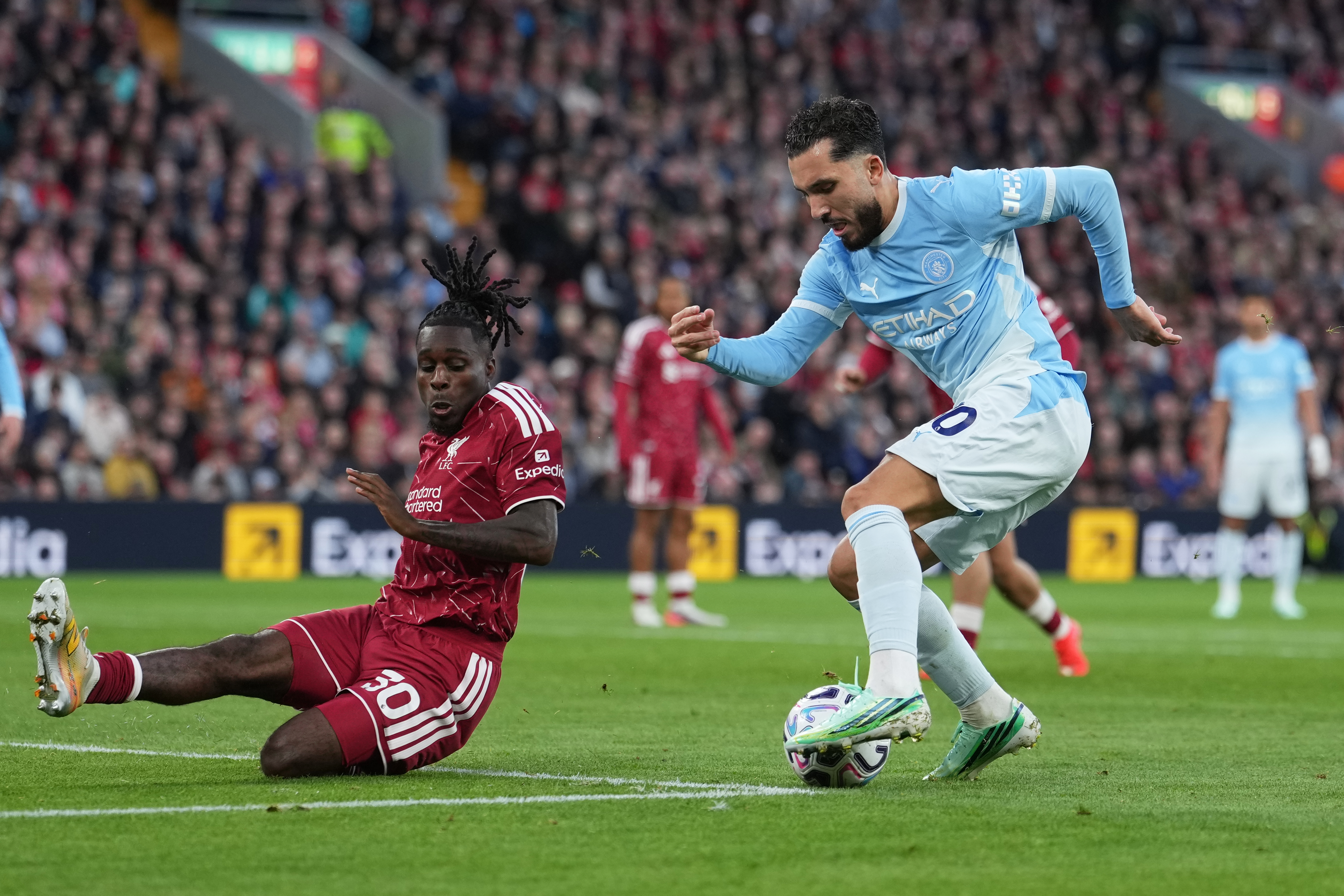 Man City shrug off uncertain future to beat 10-man Liverpool