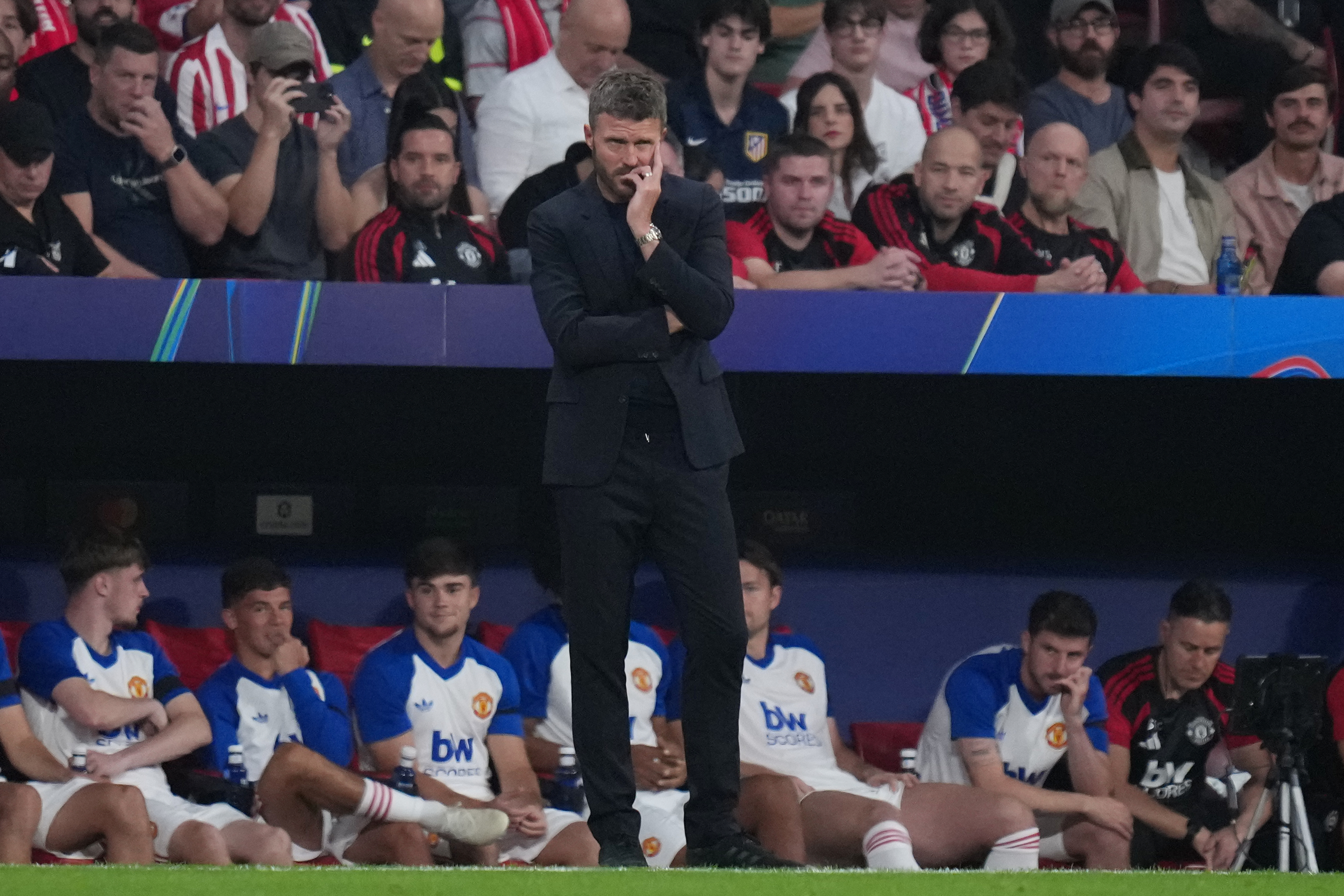 Martinez apologizes for Man United criticism after Carrick talks