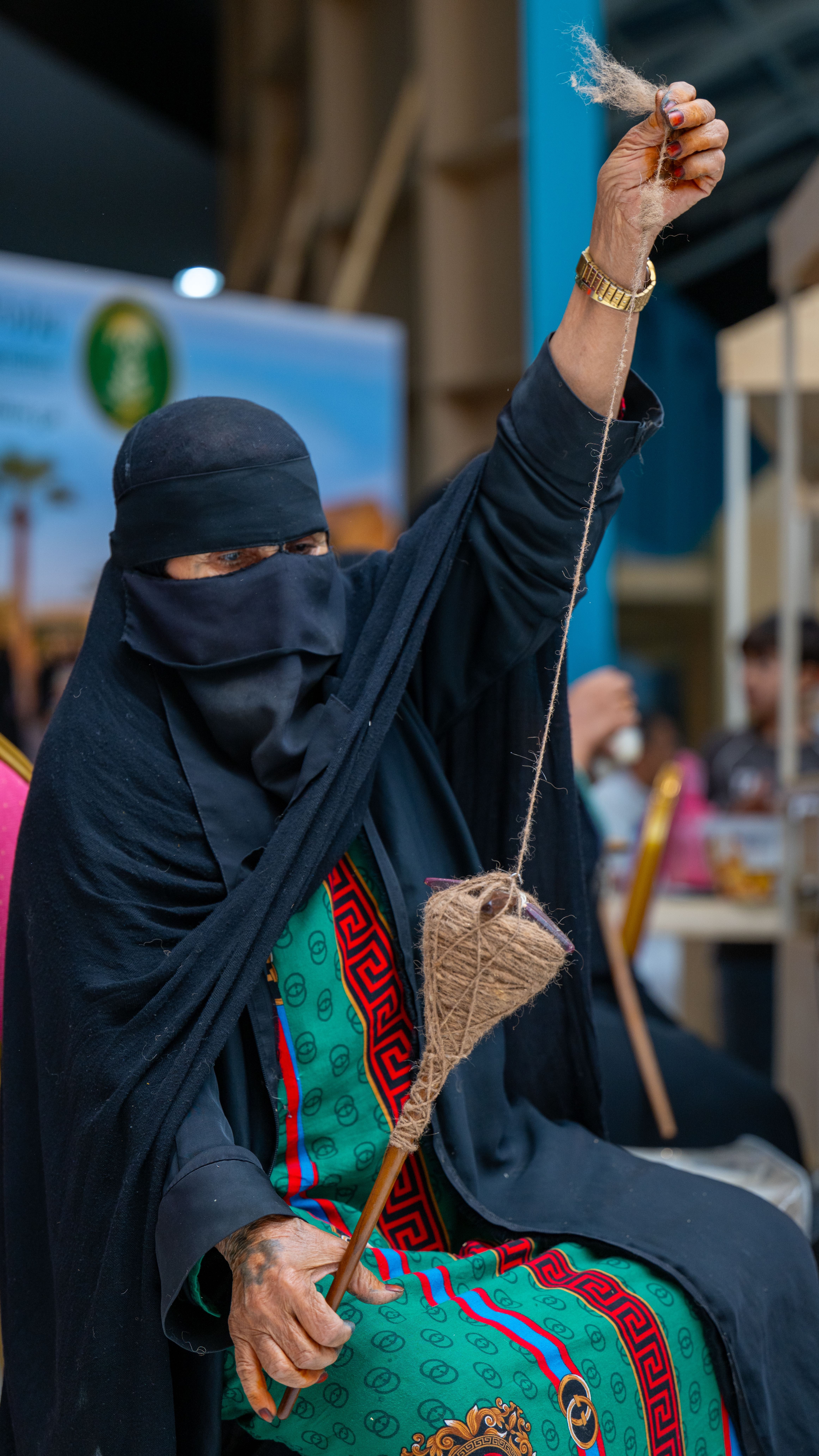 "سدو الصحراء".. صناعة تحافظ على موروث الأجداد