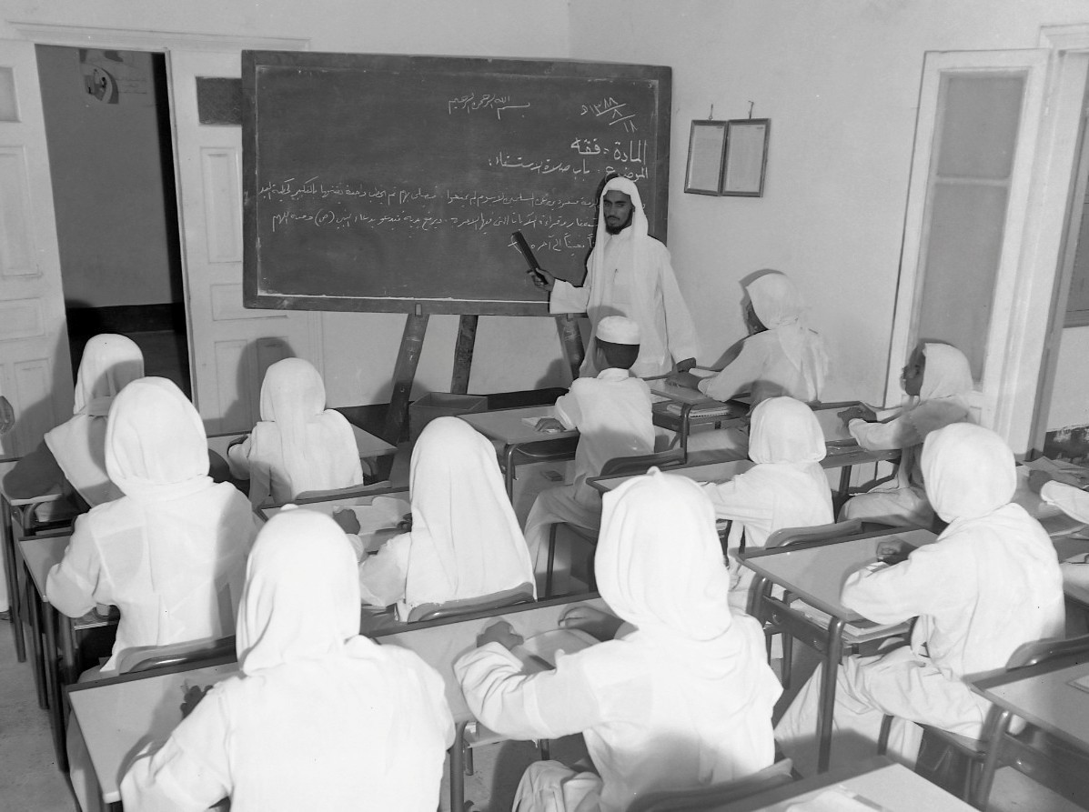 في يوم المعلم.. كيف تغيرت المهنة؟