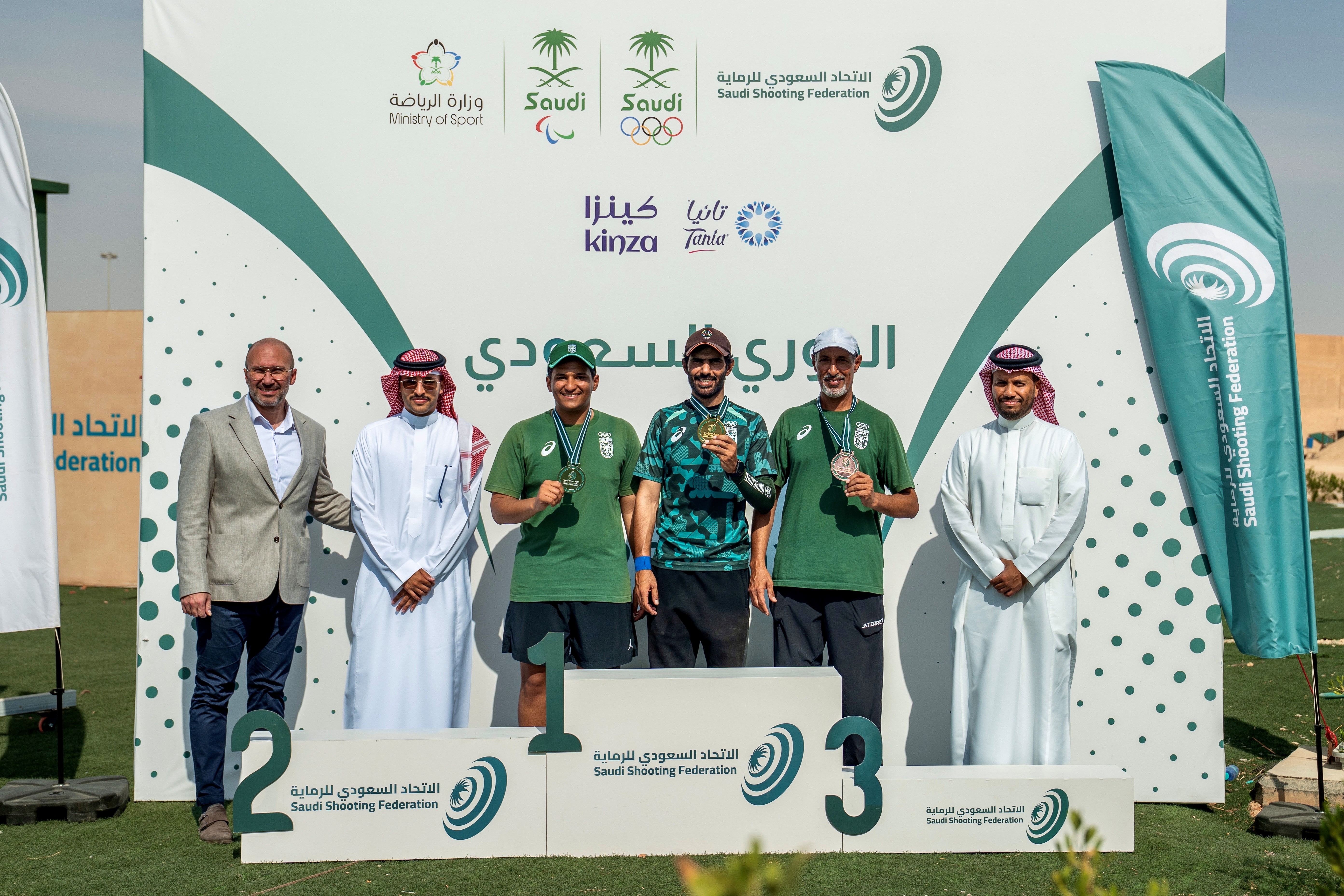 الشمري والسهلي يتصدران دوري الرماية