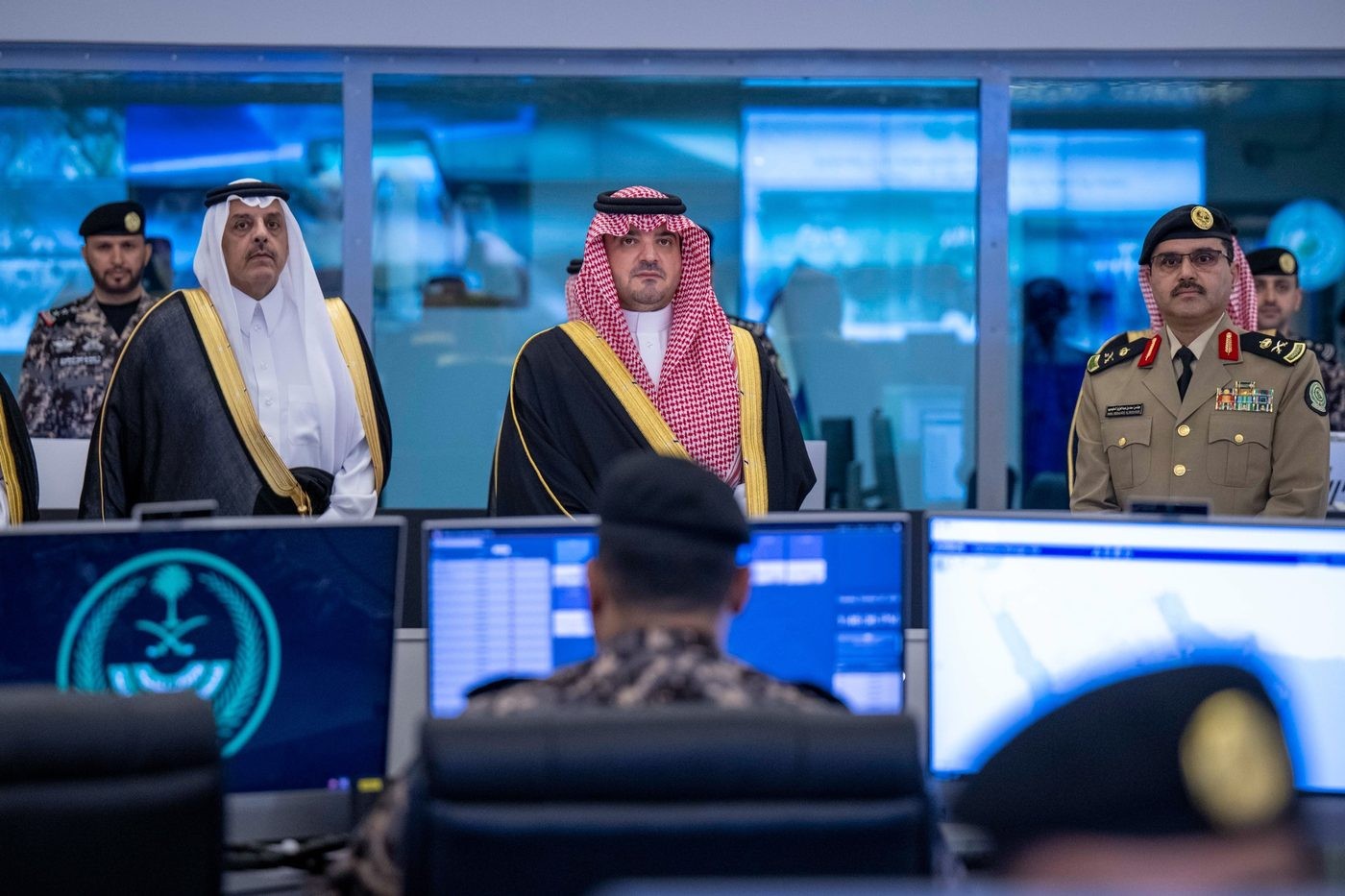 وزير الداخلية يقف على سير العمل بقوات أمن المنشآت بالرياض