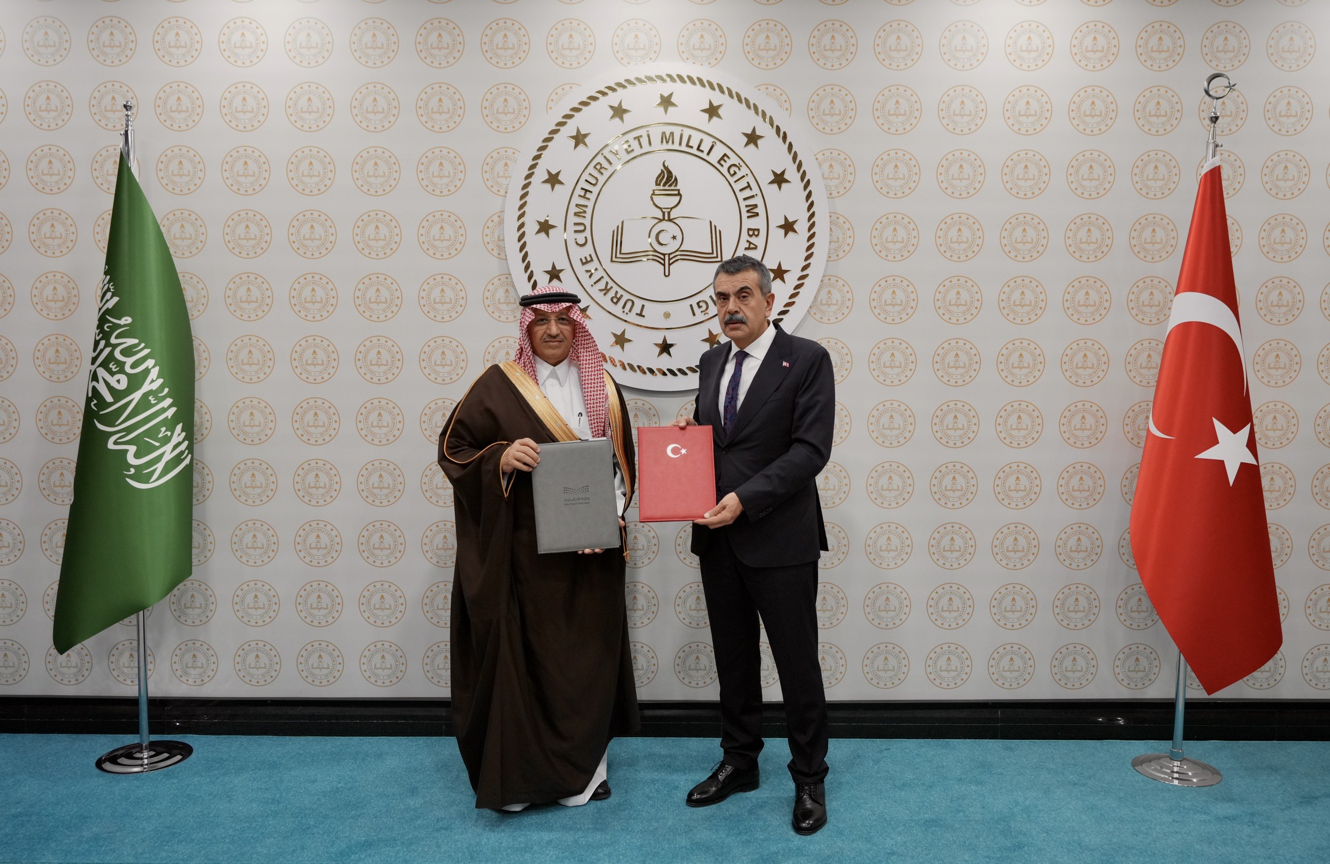البنيان يبحث توسيع التعاون التعليمي مع تركيا