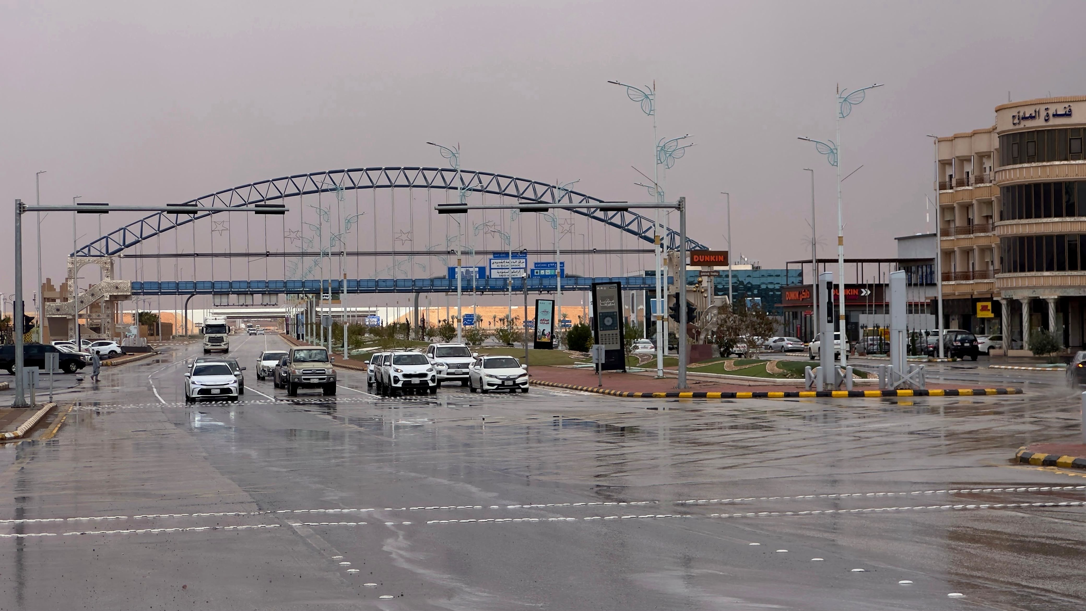 "الأرصاد": أمطار وضباب على معظم المناطق
